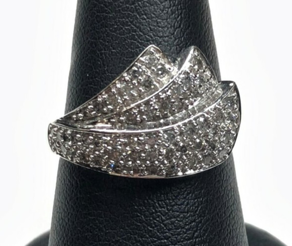 NEW 14k White Gold Triple Wave Ring with 0.50ctw Diamonds (Size 6.4) 5.4 gram
