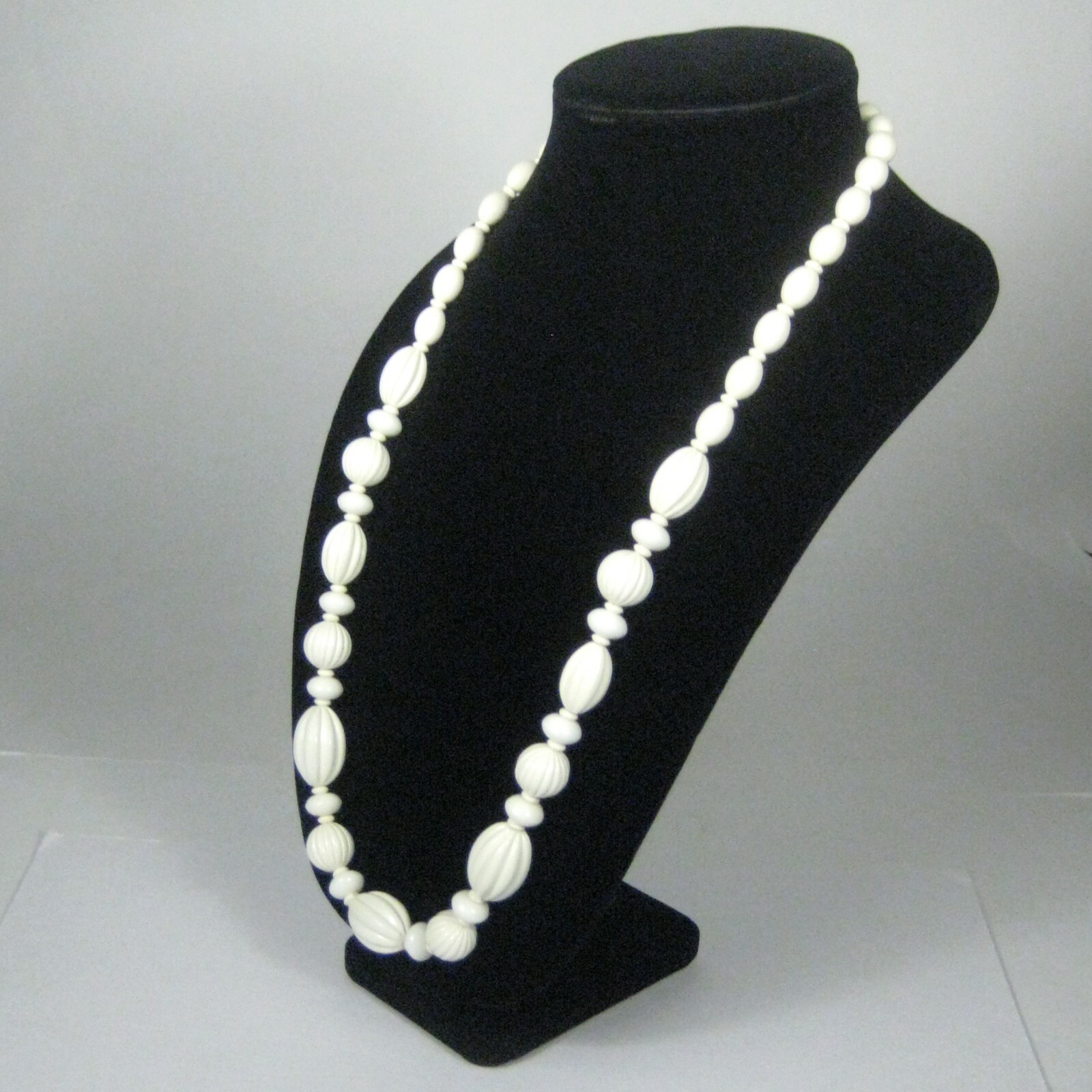 Necklace Women 31 Inch VTG 60s 50s Strand String Beaded Statement White Plastic