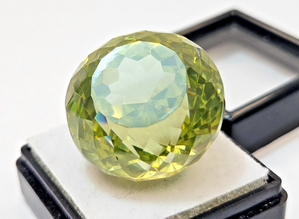 Cambodian Round Cut Green Zircon 105+ Ct Loose Gemstone For Pendant Making