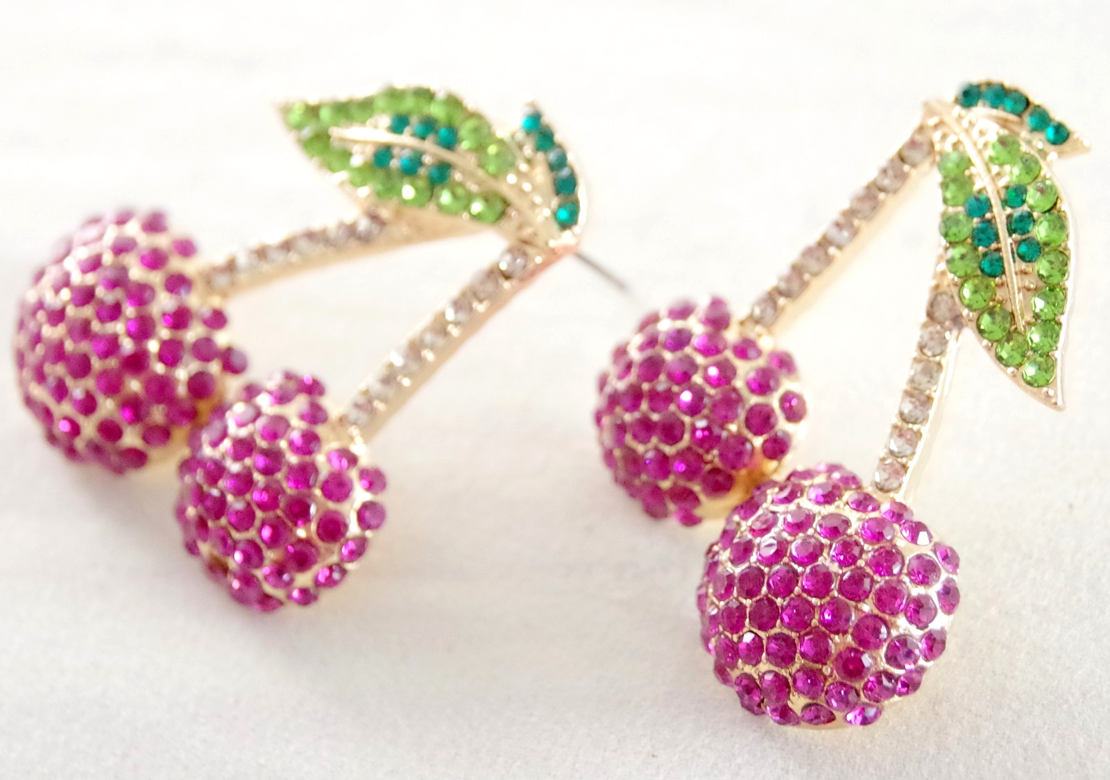 1 5/8″ NWOT BETSEY JOHNSON CRYSTAL RHINESTONE CHERRY FRUIT/ CHERRIES EARRINGS