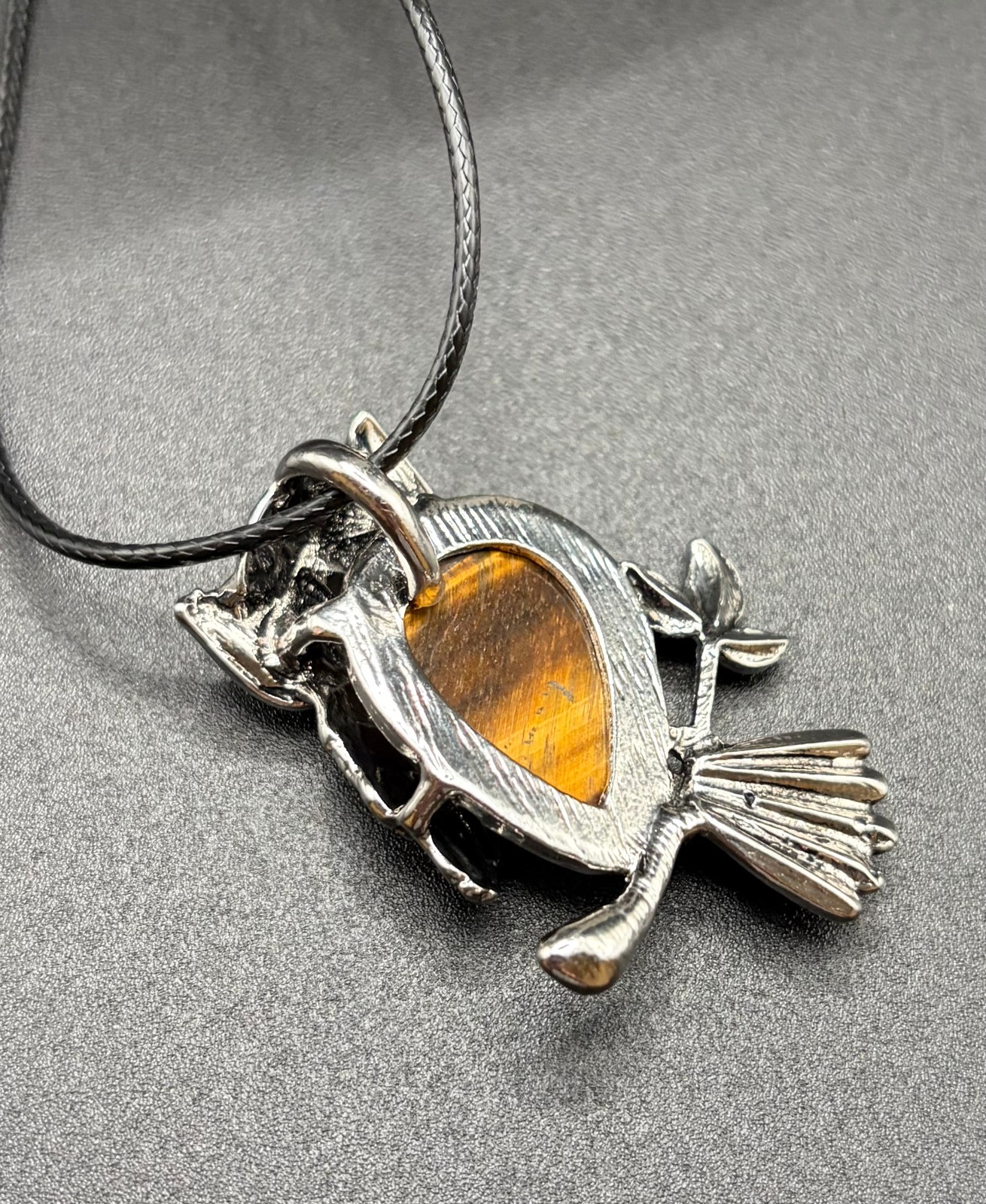 Natural Tigers Eye Owl Pendant Necklace 21″ Waxed Cord Chakra Healing Stone NEW