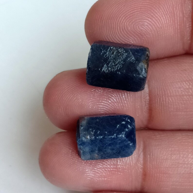 NATURAL Blue Sapphire Rough Unheated Untreated Sapphire For Pendent 38 Carat