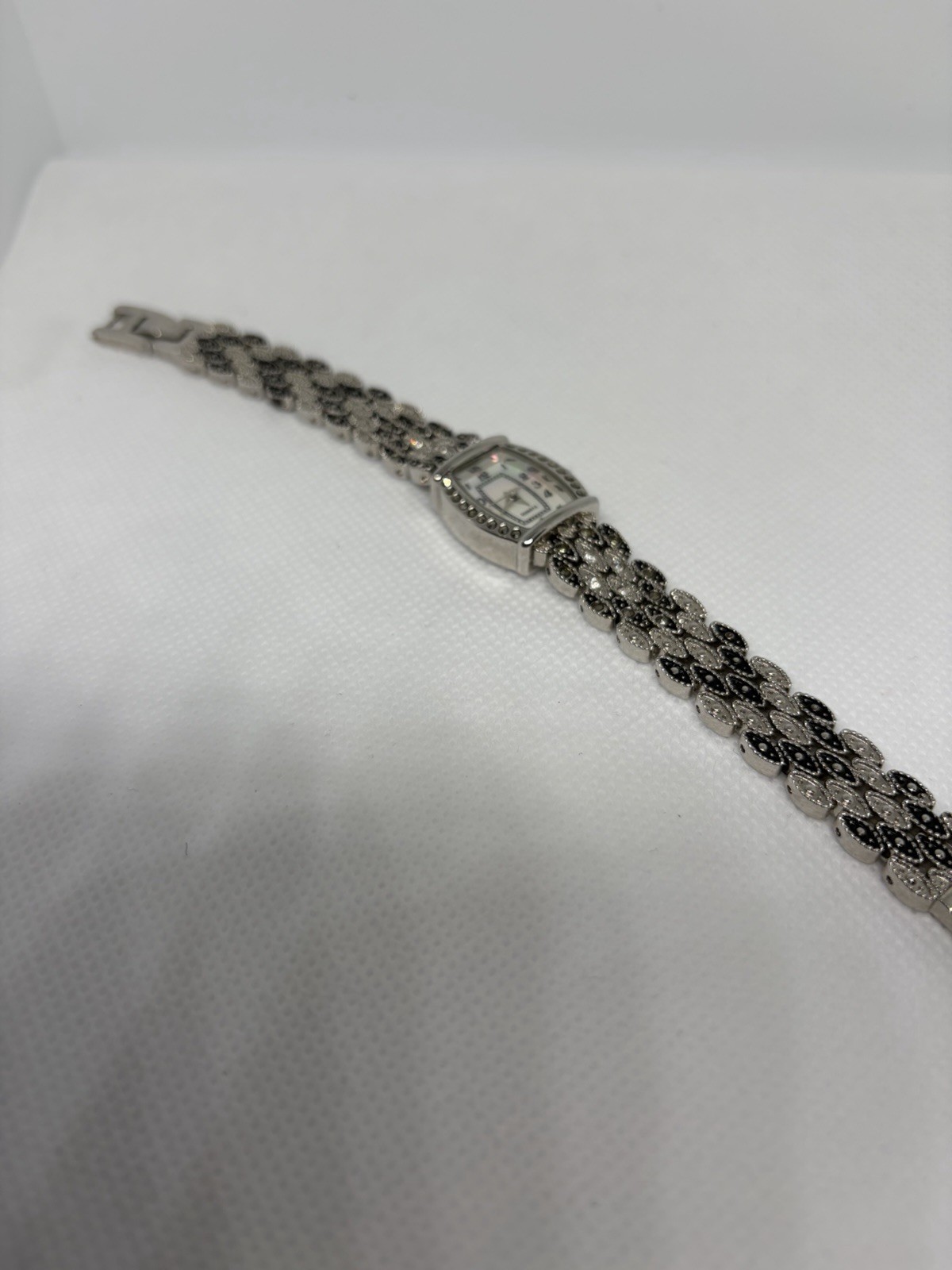 Women’s Silver Tone Rhinestone Bracelet Watch – Working Quartz Dress Watch