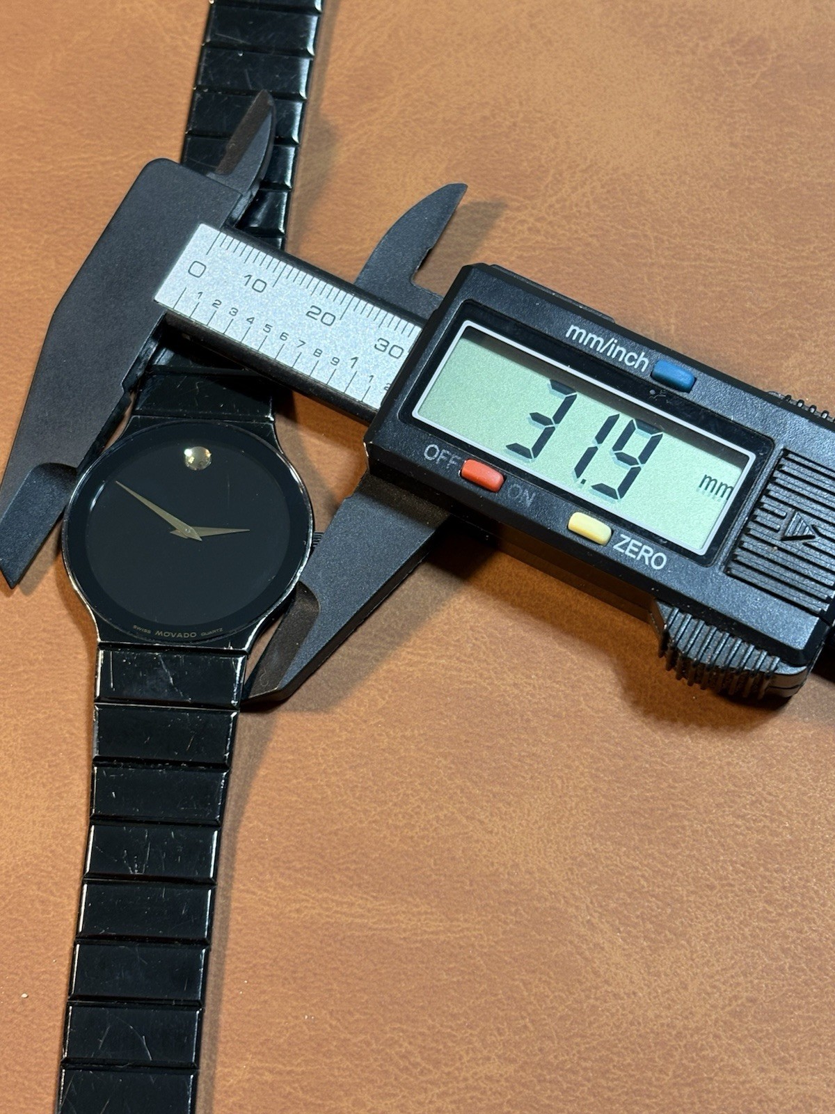 Movado Swiss Museum Women Ultra Thin 84-40-880-AP 32mm Black Watch,Runs