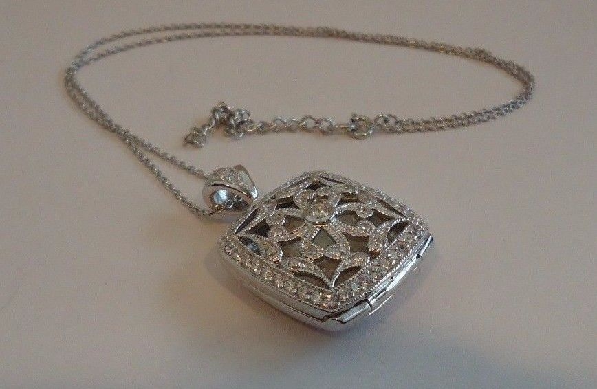 925 STERLING SILVER LOCKET HEART ACCENT PENDANT NECKLACE /SIZE 35MM BY 24MM