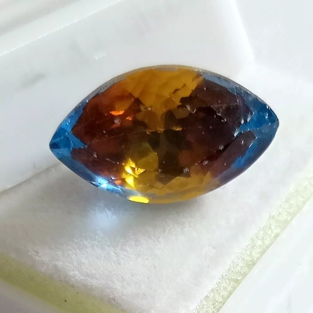 Pitambari Sapphire Marquise Cut 10-12 Ct Bi-Color Natural EGL Certified Gemstone