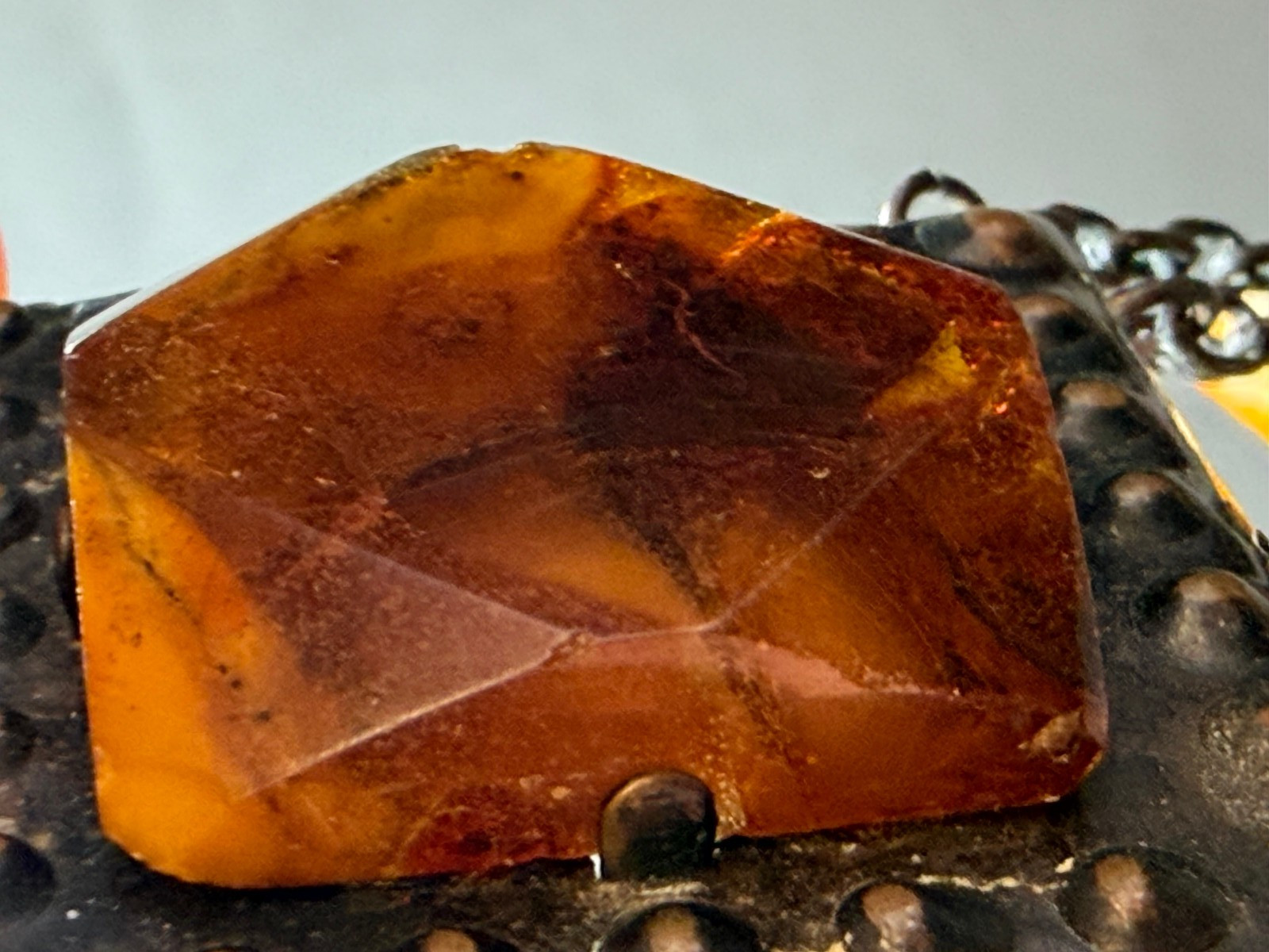 NATURAL OLD ANTIQUE COGNAC BALTIC AMBER BROOCH 15,4 gr LATVIA ETHNIC
