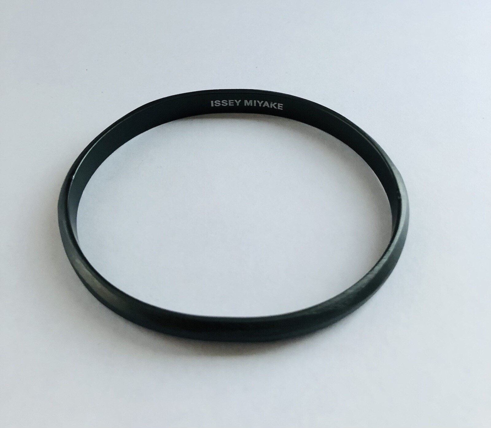 Signed ISSEY MIYAKE Grey Slate Dark Pewter Tone Metal Bangle Bracelet