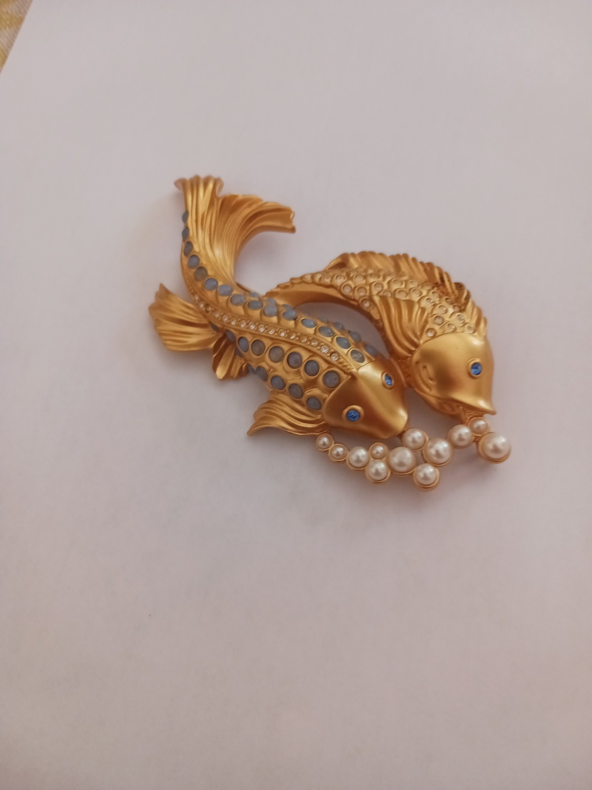 Vintage Elisabeth Taylor For Avon Sea Shimmer Koi Fish Brooch Rare (T)