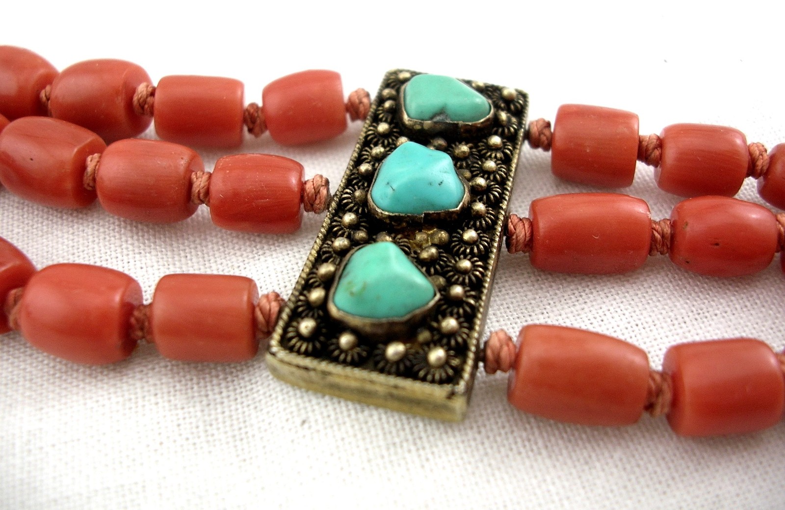 ANTIQUE TIBETAN TURQUOISE RED CORAL AND SILVER BRACELET 19 cm