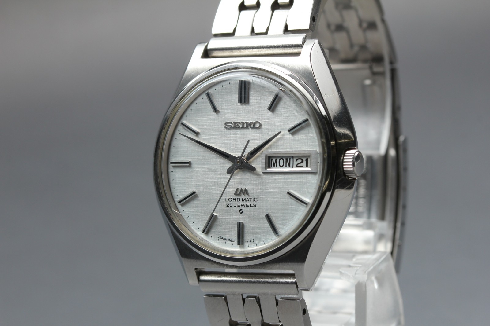 Vintage 【Exc+5 】 Seiko Lord Matic 5606-7010 Day Date Silver AT Men’s Watch Japan