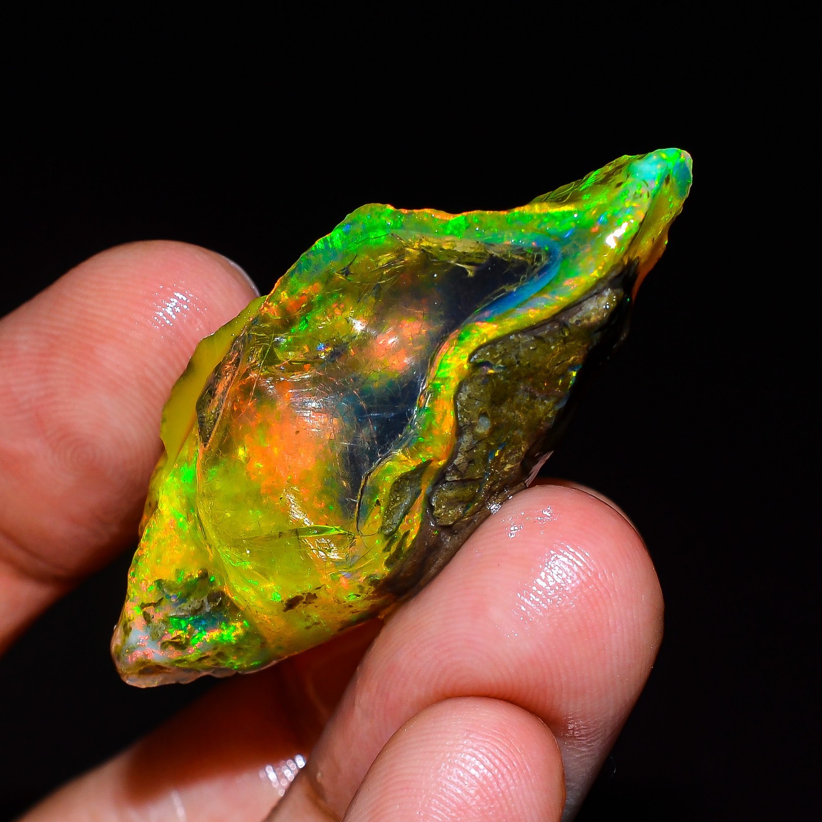 38.5 Ct Fancy Raw Fire Ethiopian Opal Oil Rough Gemstone For Jewelry 41x17x15 mm