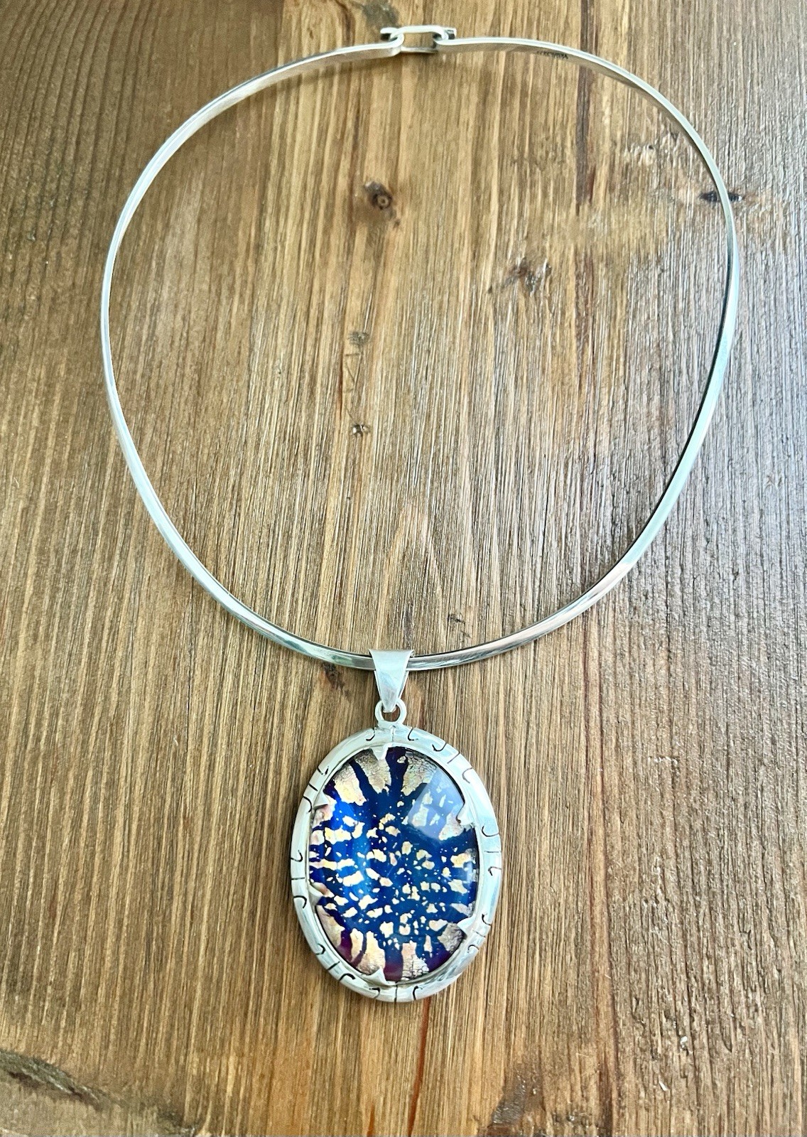 Sterling Silver 925 Omega Necklace with Oval Set Mexican Resin & Foil Inlay