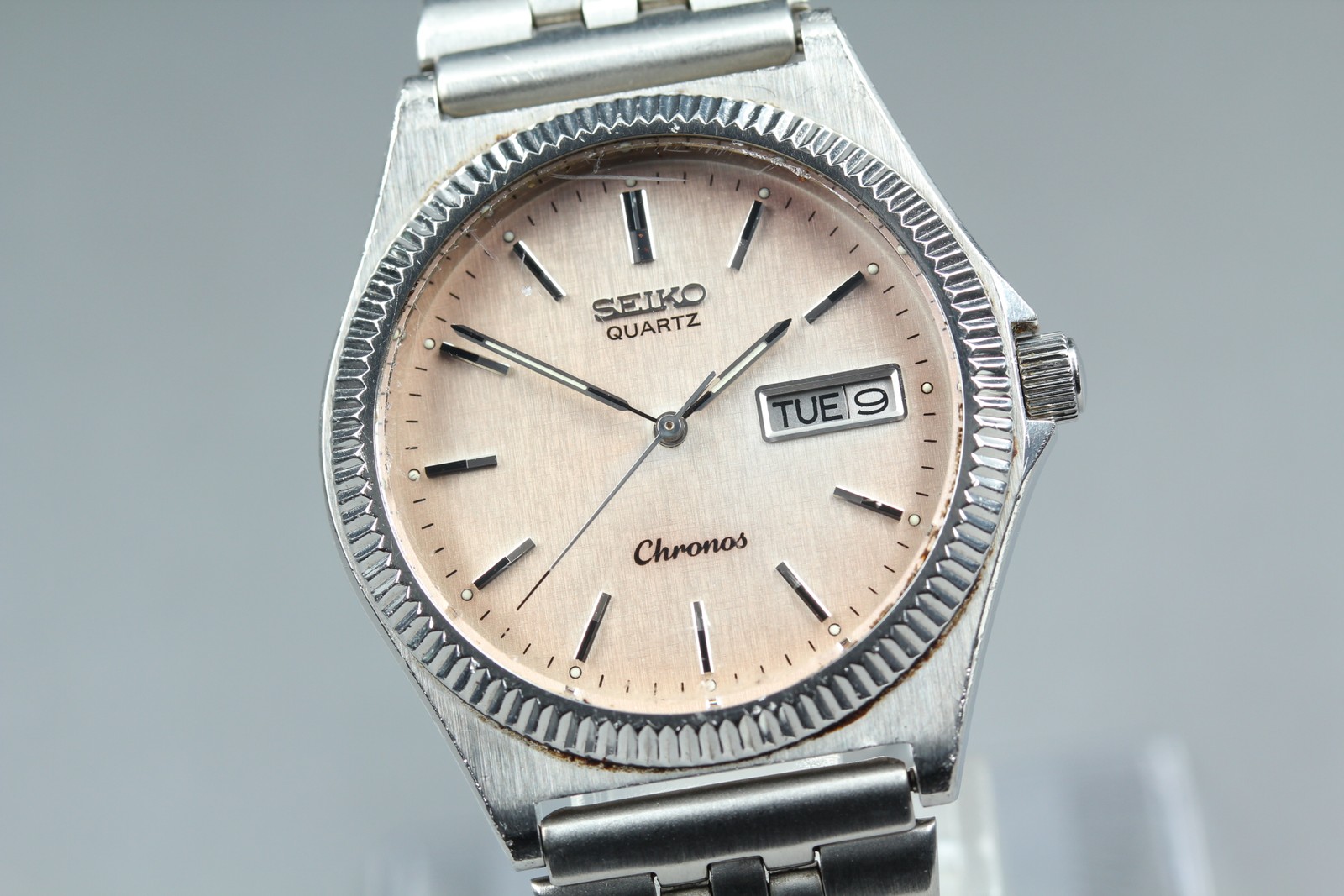 Vintage 1985 ” Kanji ” Seiko Chronos 7433-7010 Day Date Quartz Watch From JAPAN