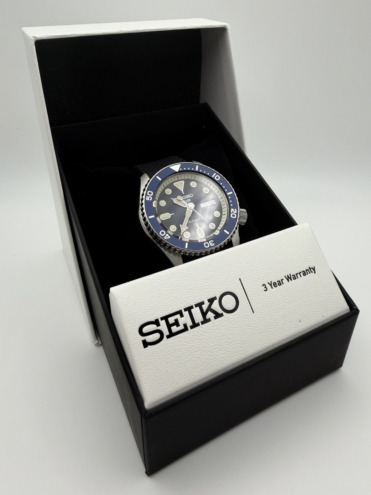 Seiko 5 Automatic Diver 42.5mm Blue Dial/Bezel Day/Date 10 BAR Rubber