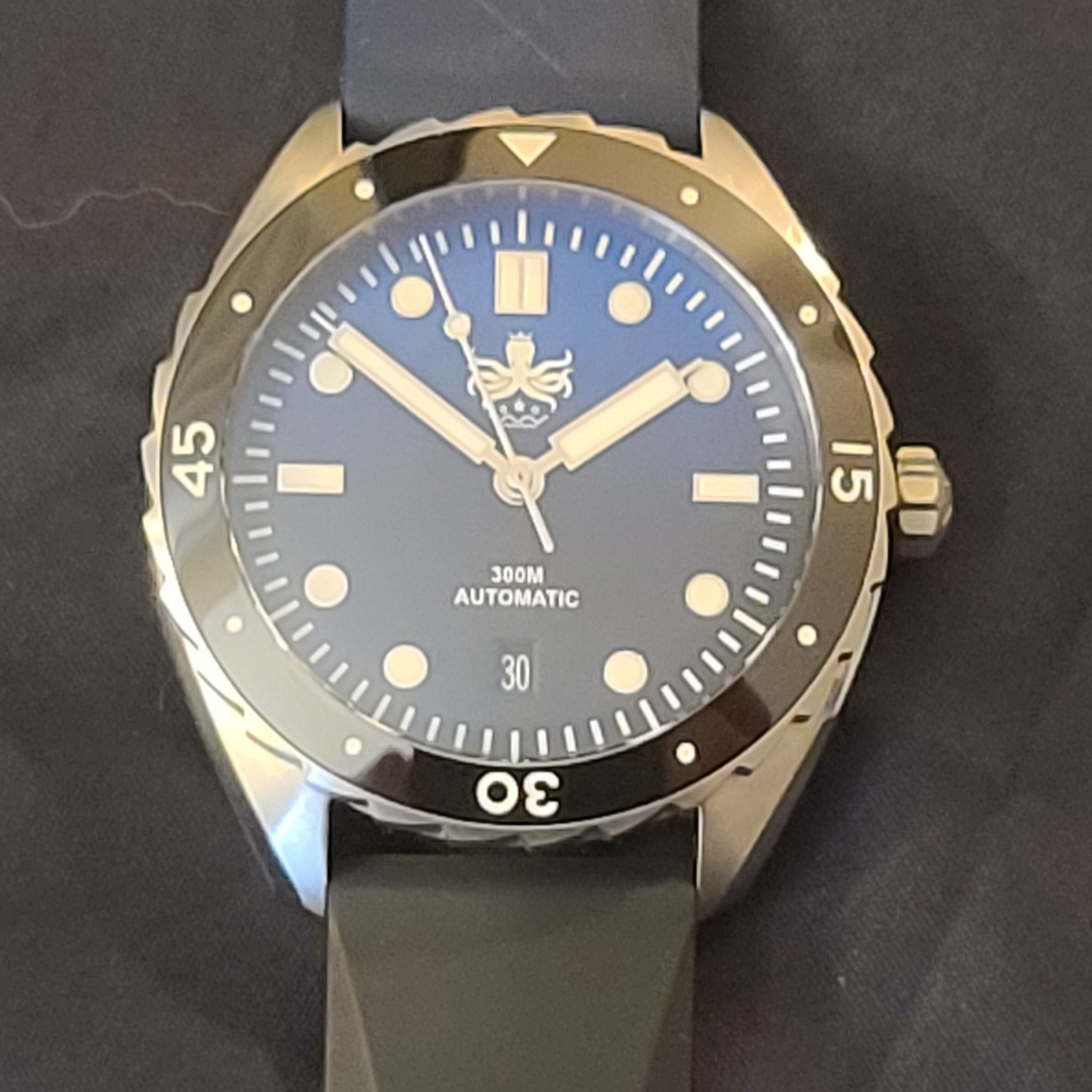 Phoibos Eagle Ray PY017A 41mm Automatic DIve Watch 300m WR Blue Black Gradient