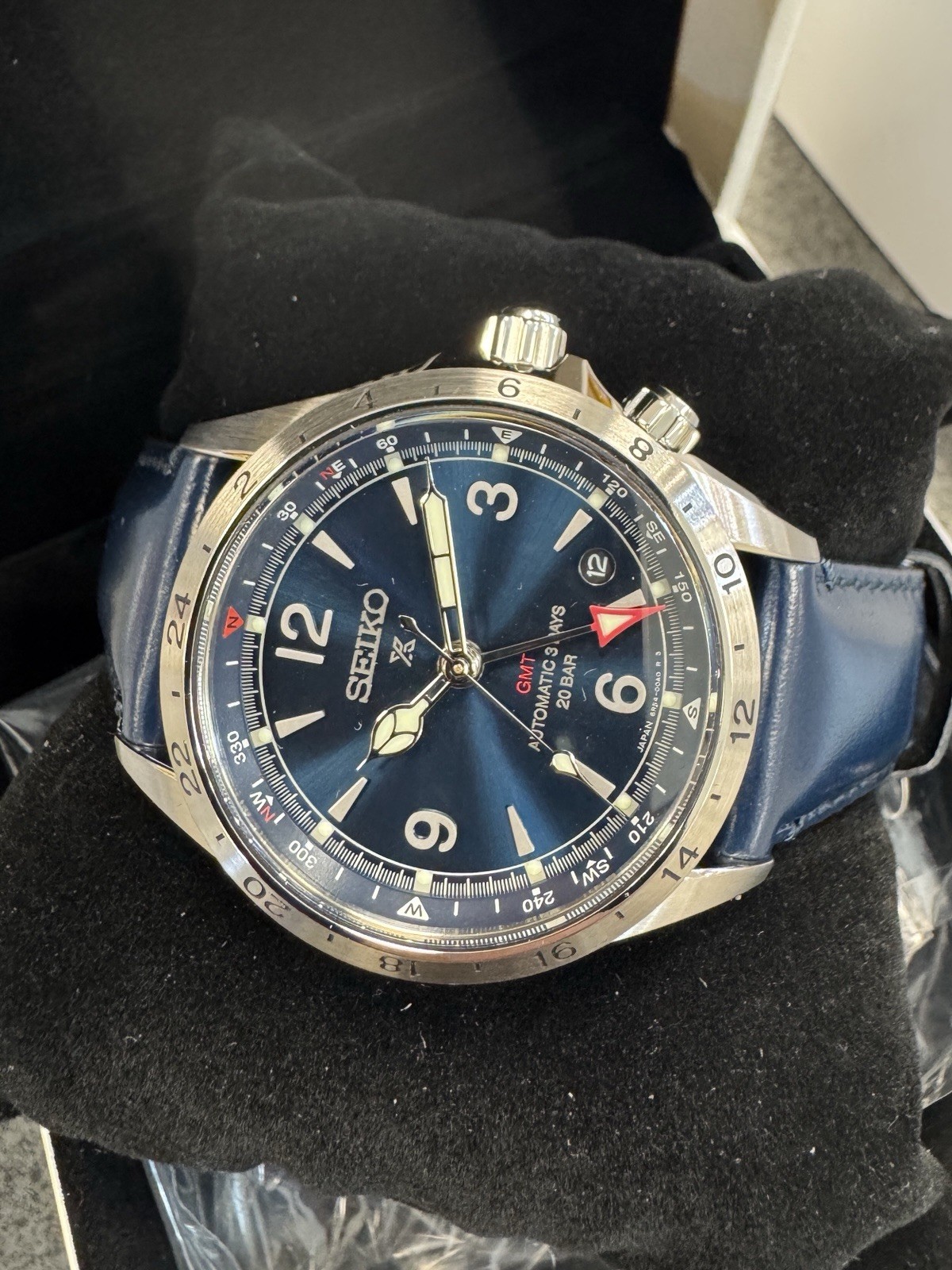 Seiko Prospex Luxe Alpinist GMT Automatic BlueLeather / Dial Watch SPB377 Japan