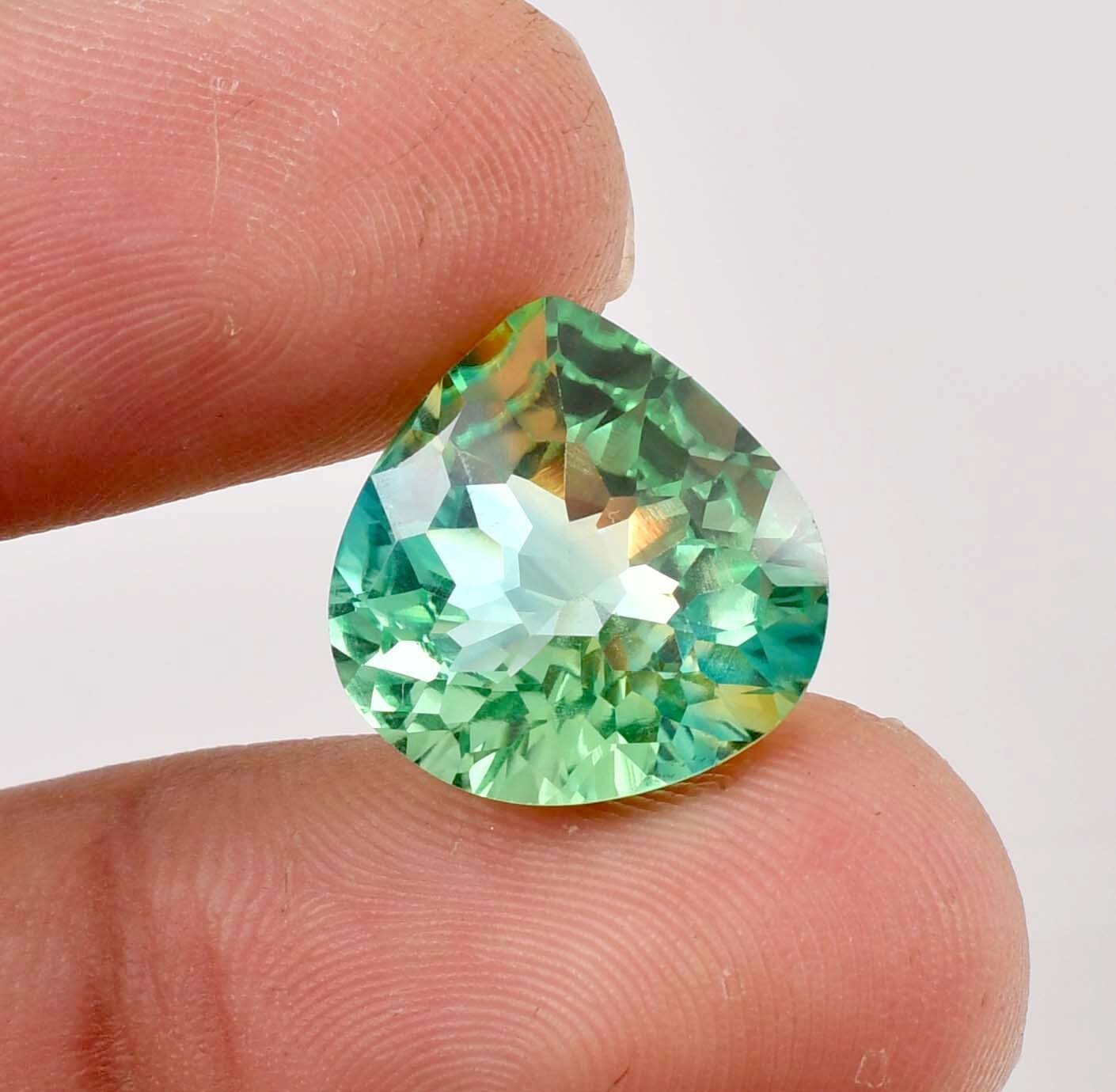 FLAWLESS 14.85 Ct Natural Ceylon Bi-Color Sapphire Heart Cut GIT Certified GEM