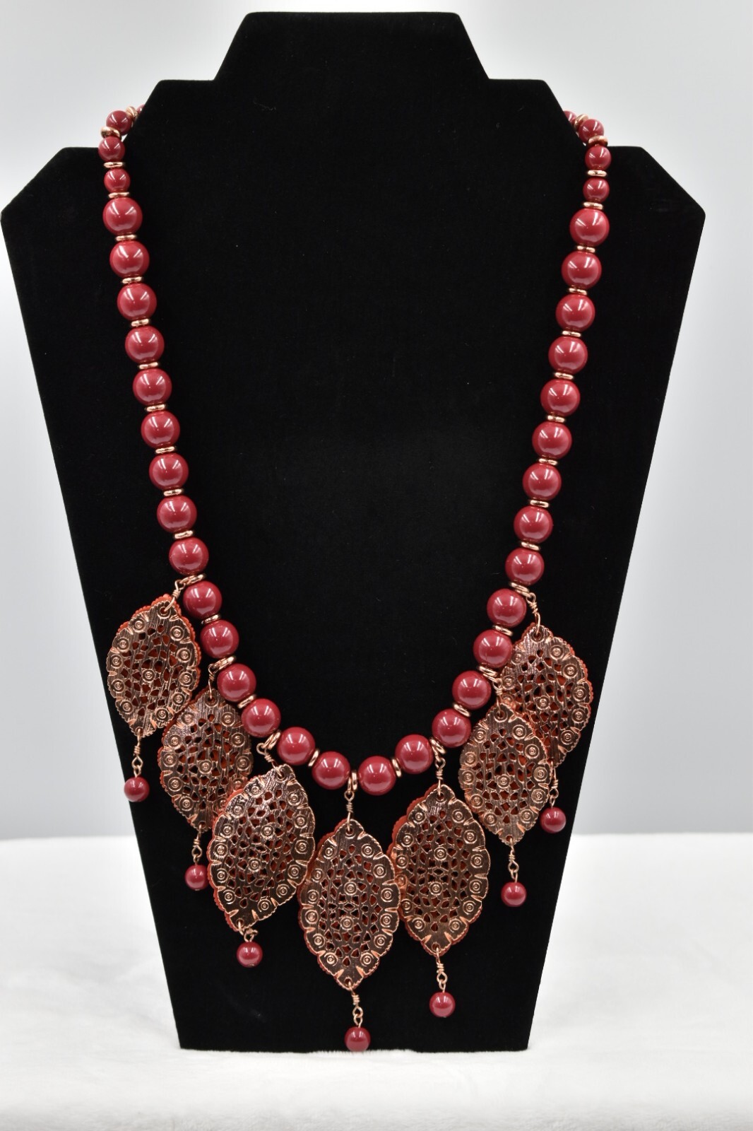 Coldwater Creek Red / Burgundy & Copper Tone Leaf Beaded Necklace 20″-23″