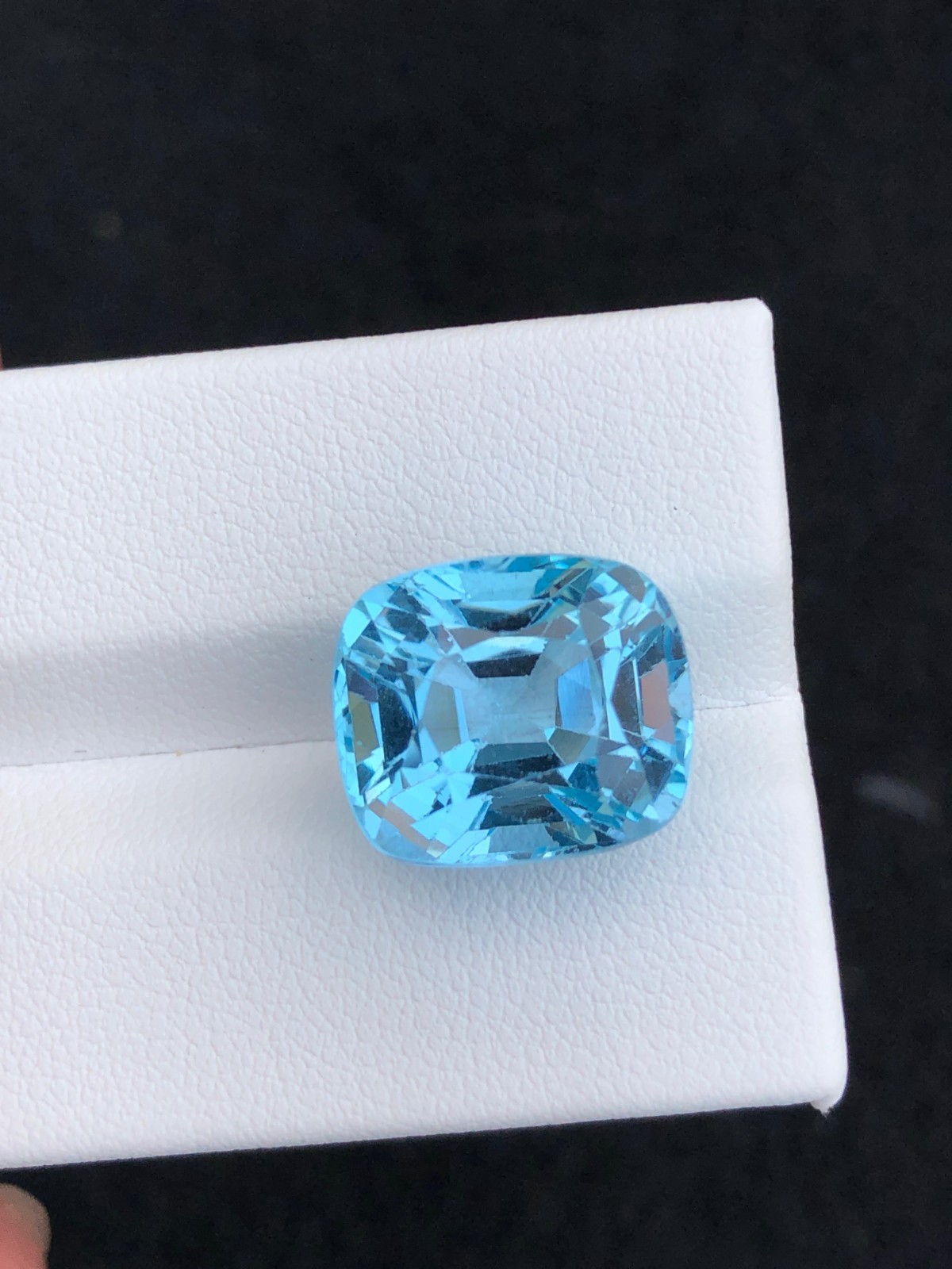 14.85 CT Beautiful Swiss Topaz Cushion shape loose Gemstone from Africa.