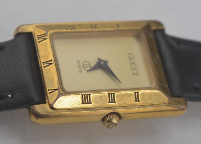 VTG Gucci 4200L Ladies Quartz Gold Plated Watch Runs Great New Band GUARANTEE