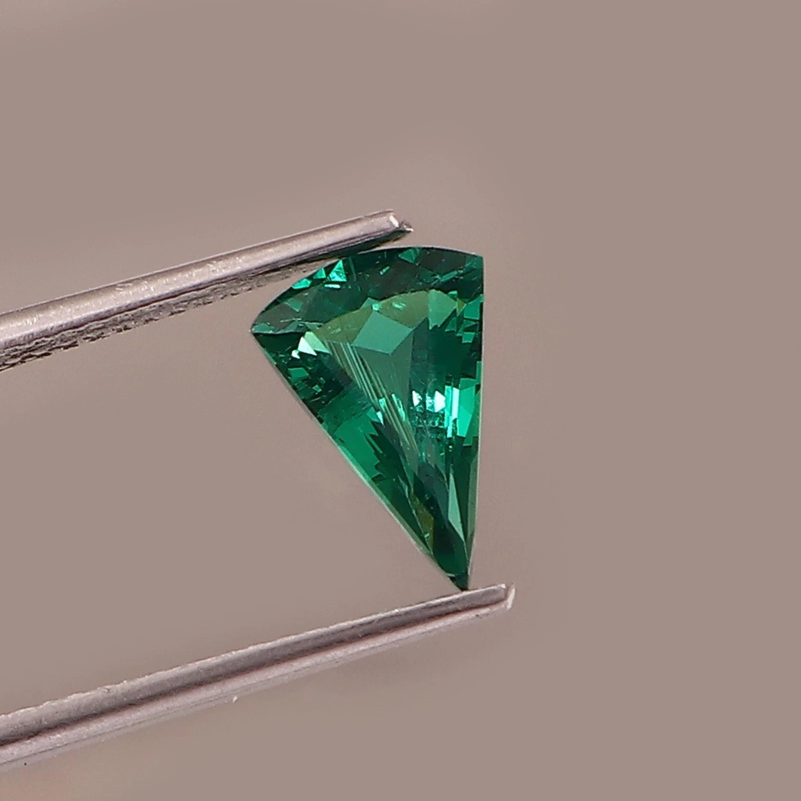 10 Ct Natural Colombian Green Emerald Fancy Cut AGL Certified Loose Gemstone