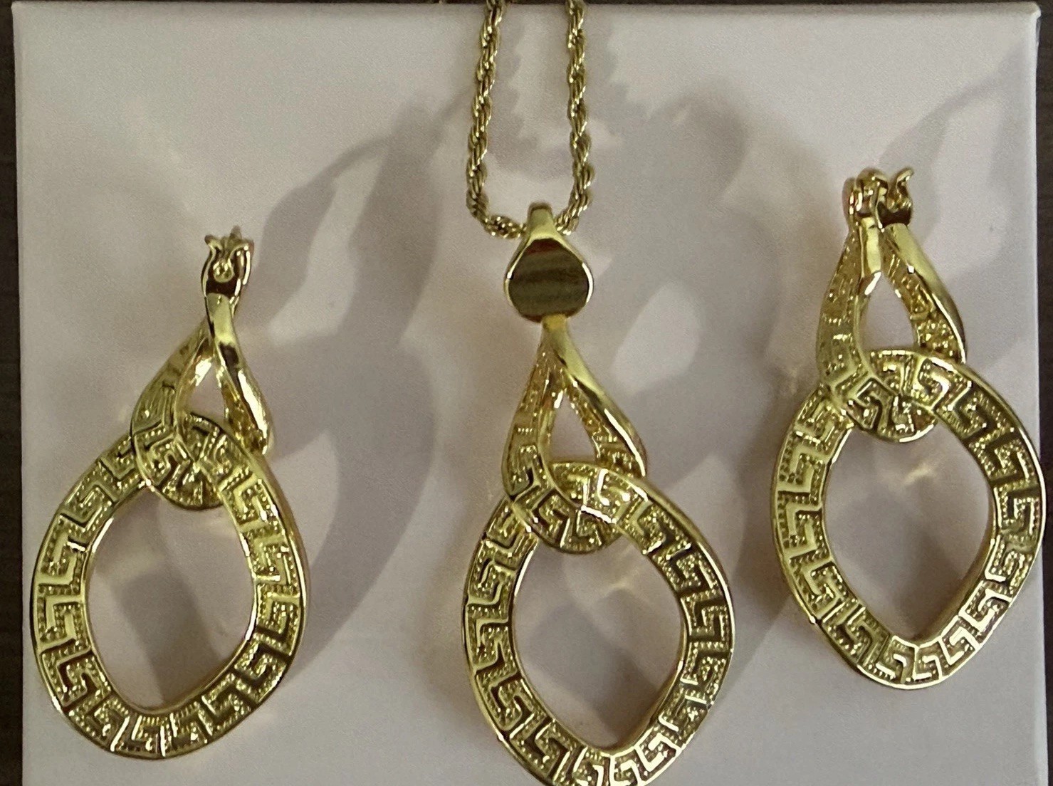 18 K Gold Plated High Quality Jewelry ,2 PC Set