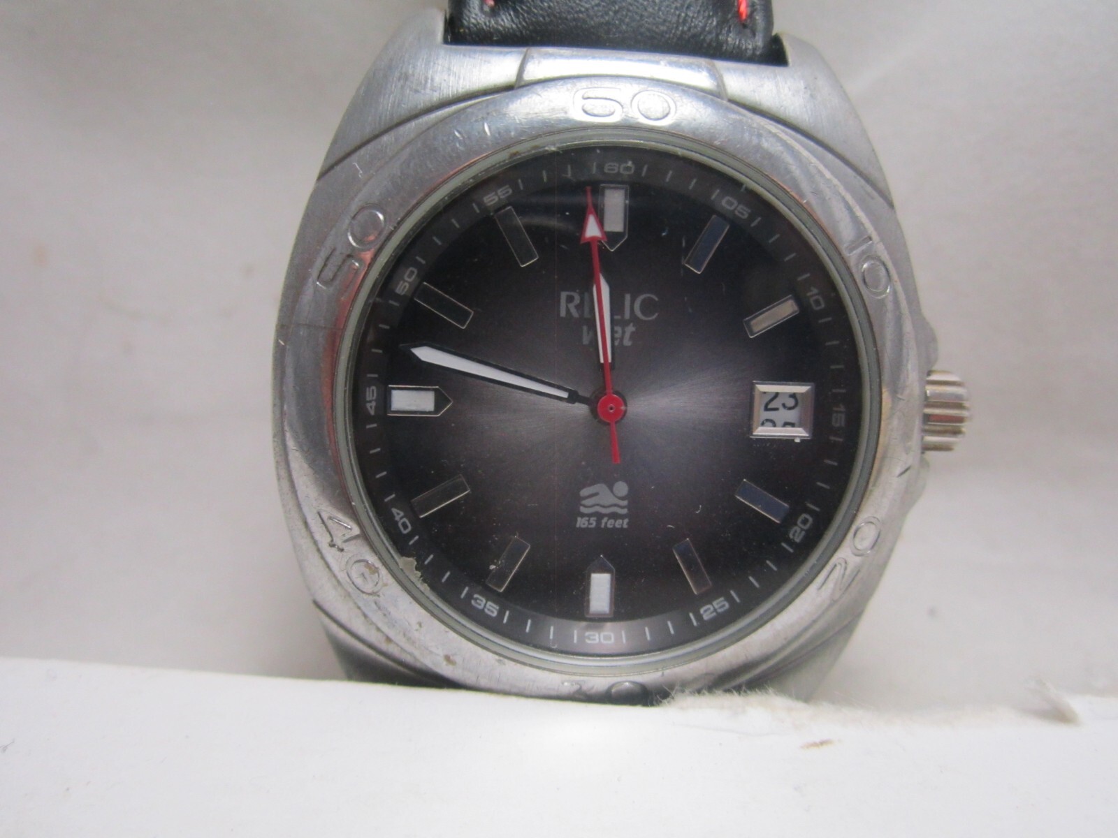 Relic Wet Men’s WR 165FT/50M Quartz Watch W/Date Works Fine.