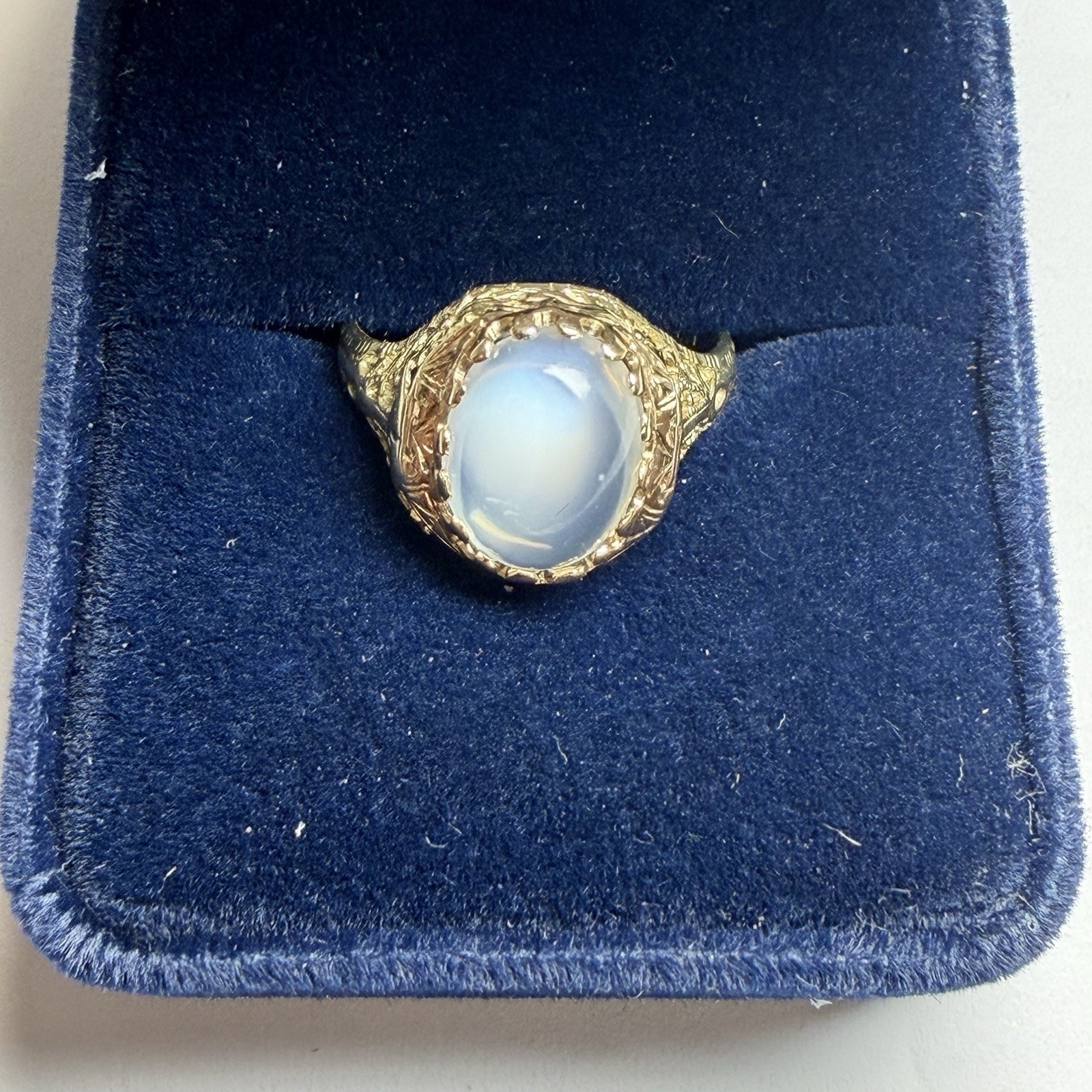 Antique Y Gold 14k Ring Ceylon Blue Flash Moonstone Size 7.5 3.2 Grams