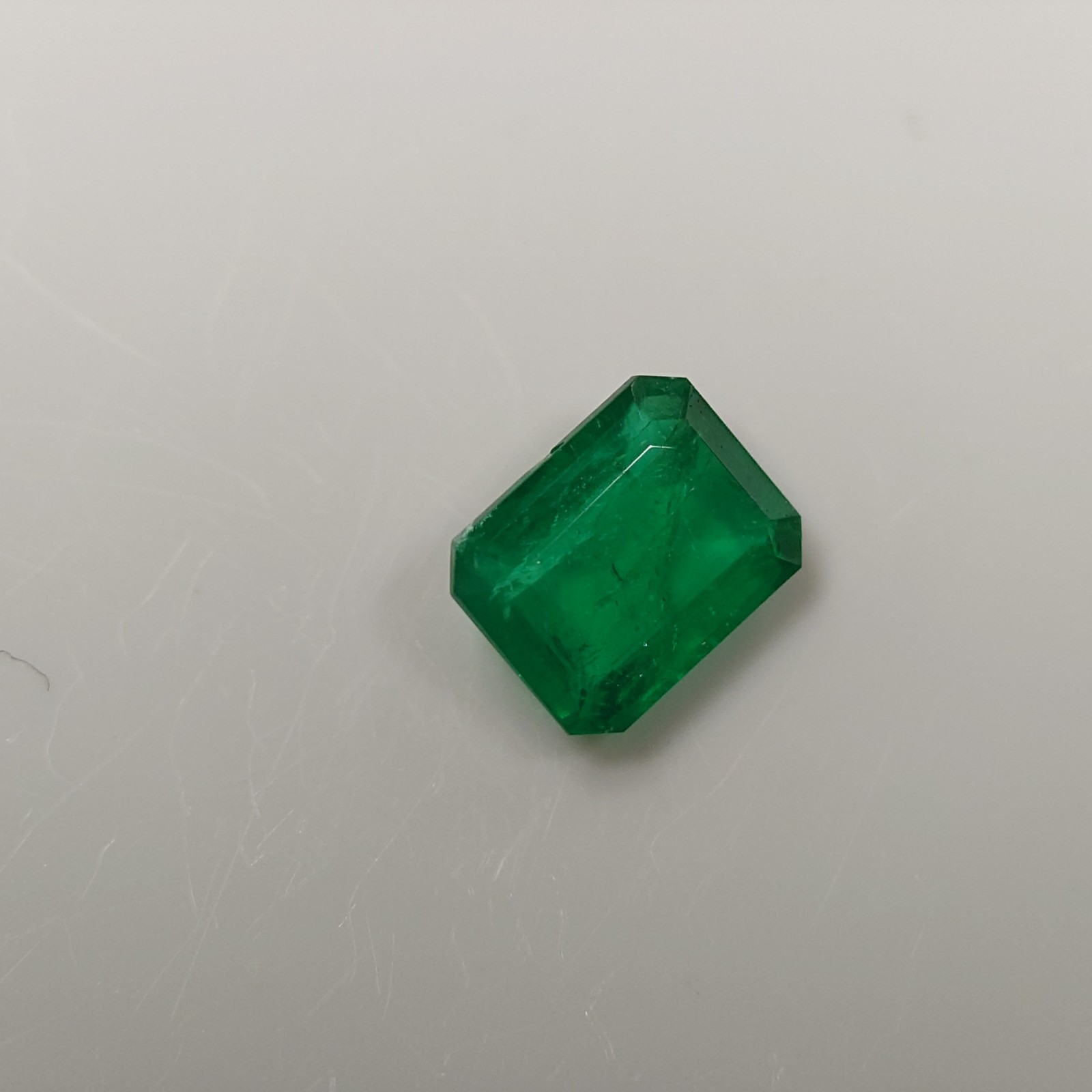 Natural Emerald 0.30 ct, approx. 4.5mm x 3.5mm x 1.8mm, Jewelry Removal e0018