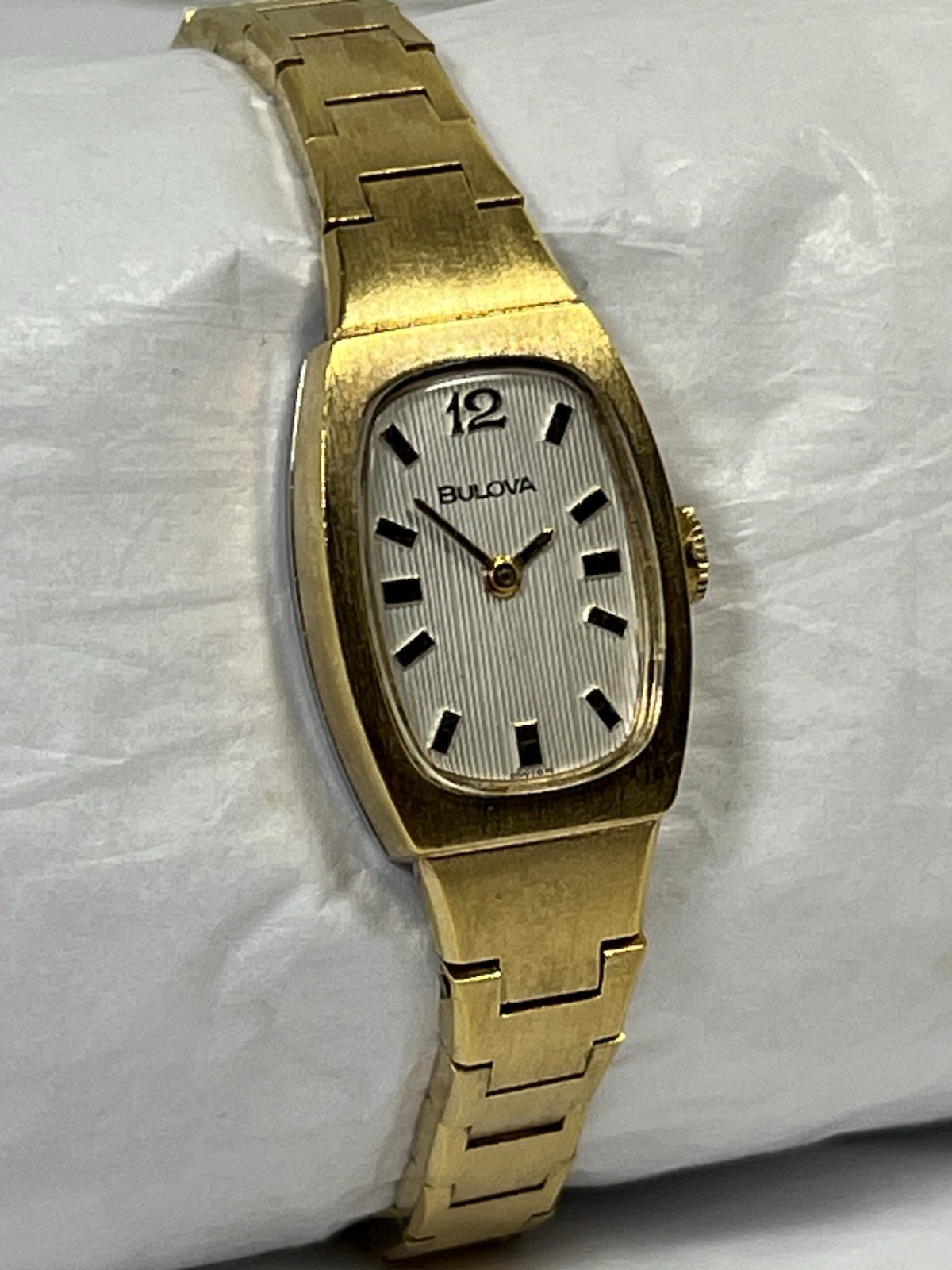 Women’s Bulova 1973 Vintage 6CL Mechanical Wind Gold Tone Swiss Made Watch-WORKS