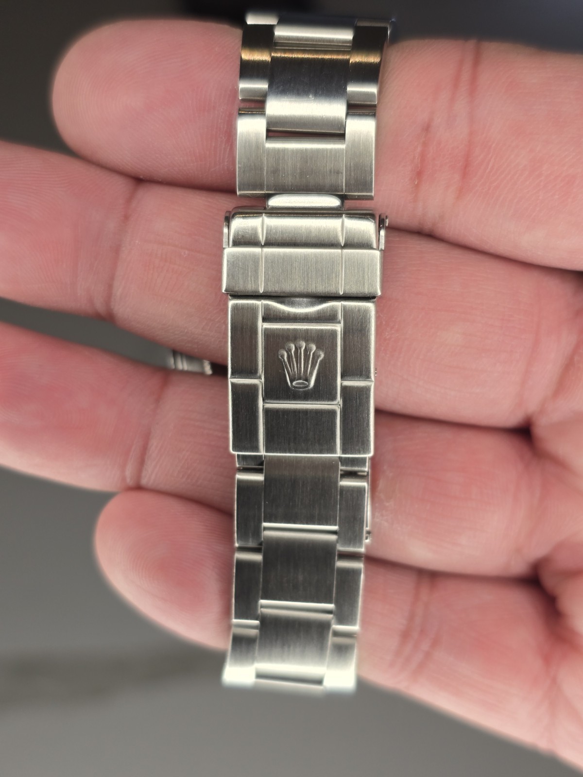 Rolex Explorer II Polar White 40mm – 16570 K Serial Stainless Steel