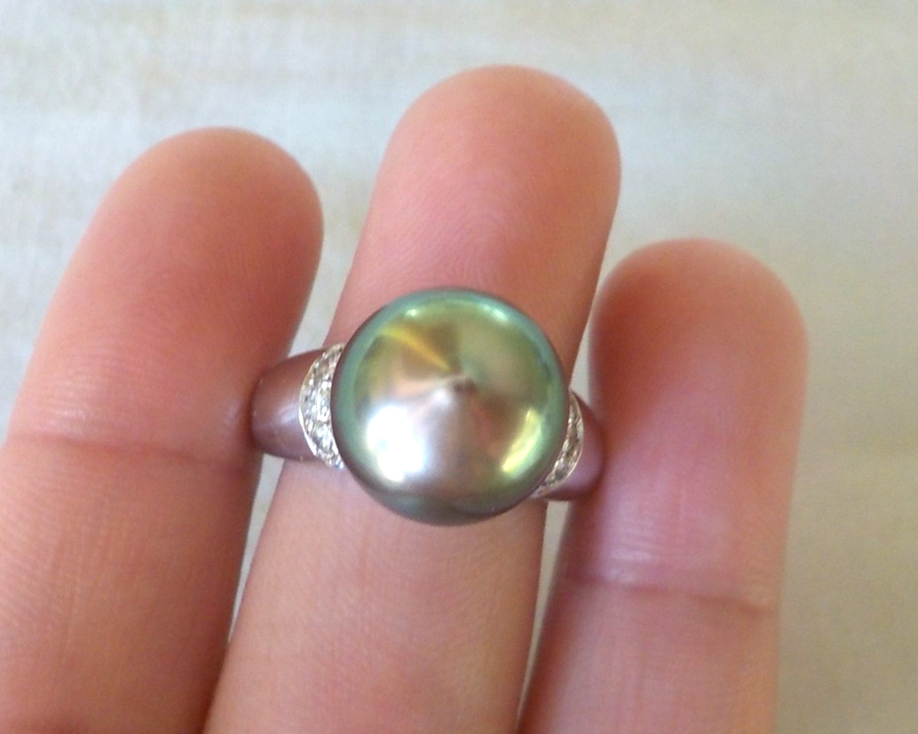 Elegant 14K White Gold Tahitian Pearl Diamond Ring – 8.8 grams, Sz 5.75, 0.10ct
