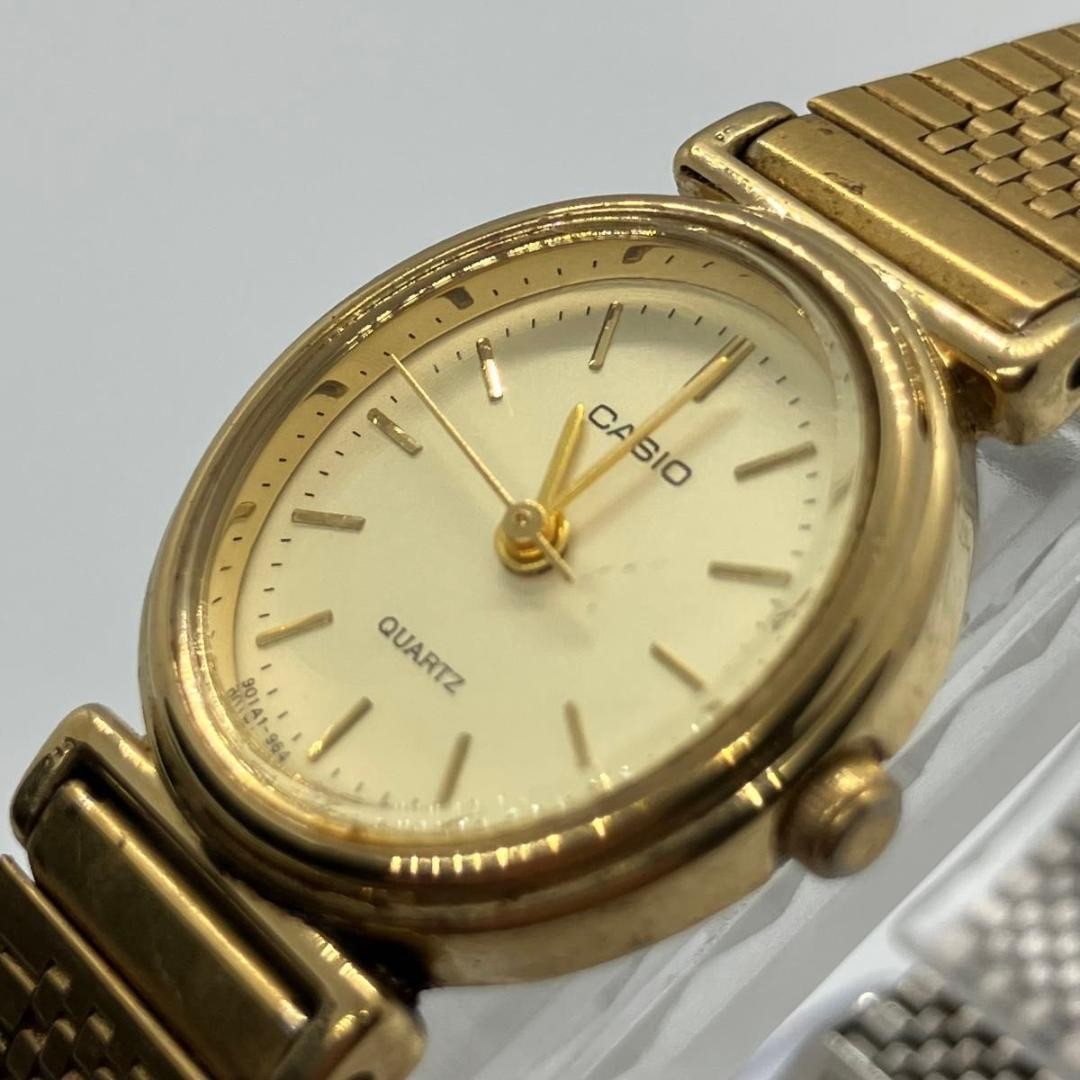 Excellent condition, fully functional CASIO QUARTZ women’s watch, gold.