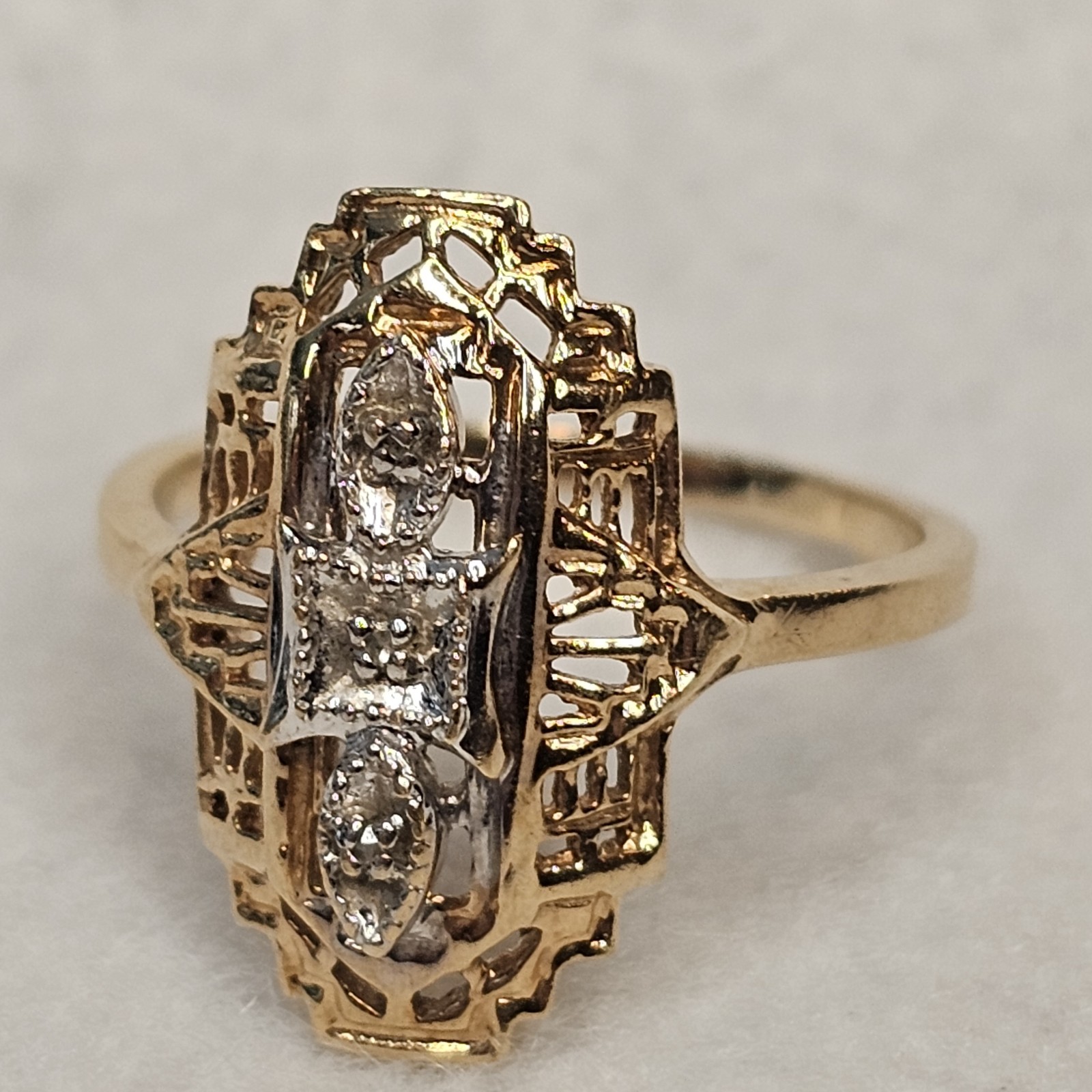Vintage Art Deco 14K Gold Filigree Shield Ring • Diamonds • Size 6 • Navette…