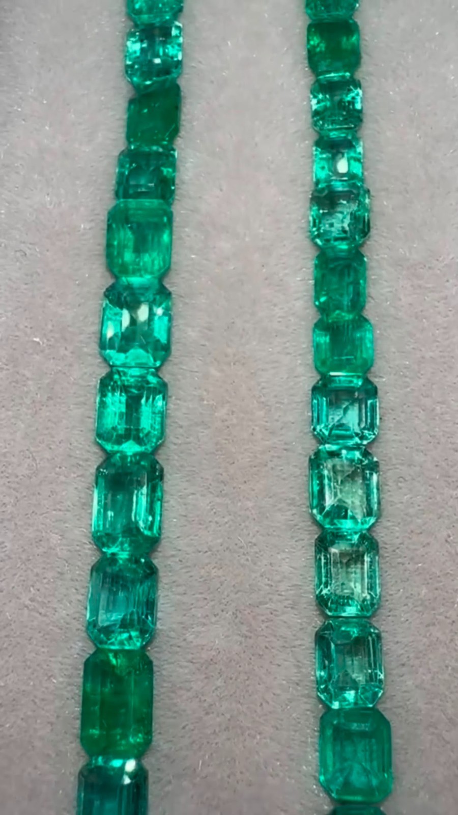 13.54Ctw Natural Rare Vivid Green Zambian Emerald