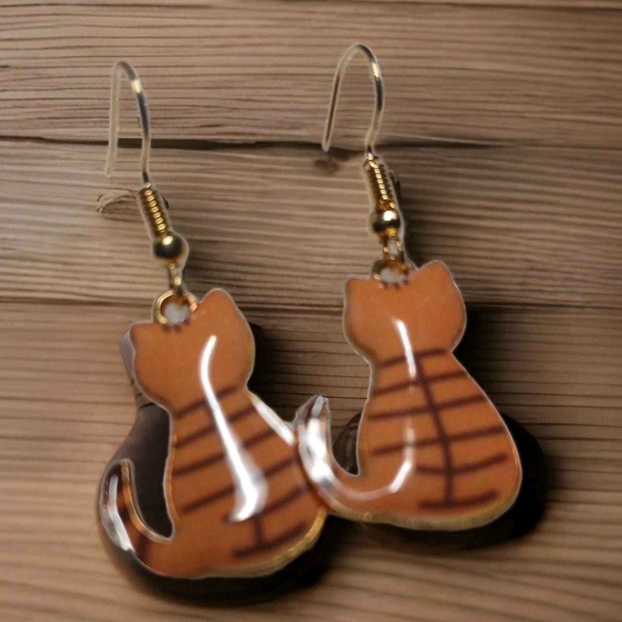 Cute Orange Striped Tabby Cat 1″ Dangle Earrings. Fun For All Ages.