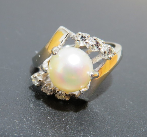 14K WG PEARL & DIAMOND CLUSTER RING SZ 2.25 2.60 grams (AI-2977)