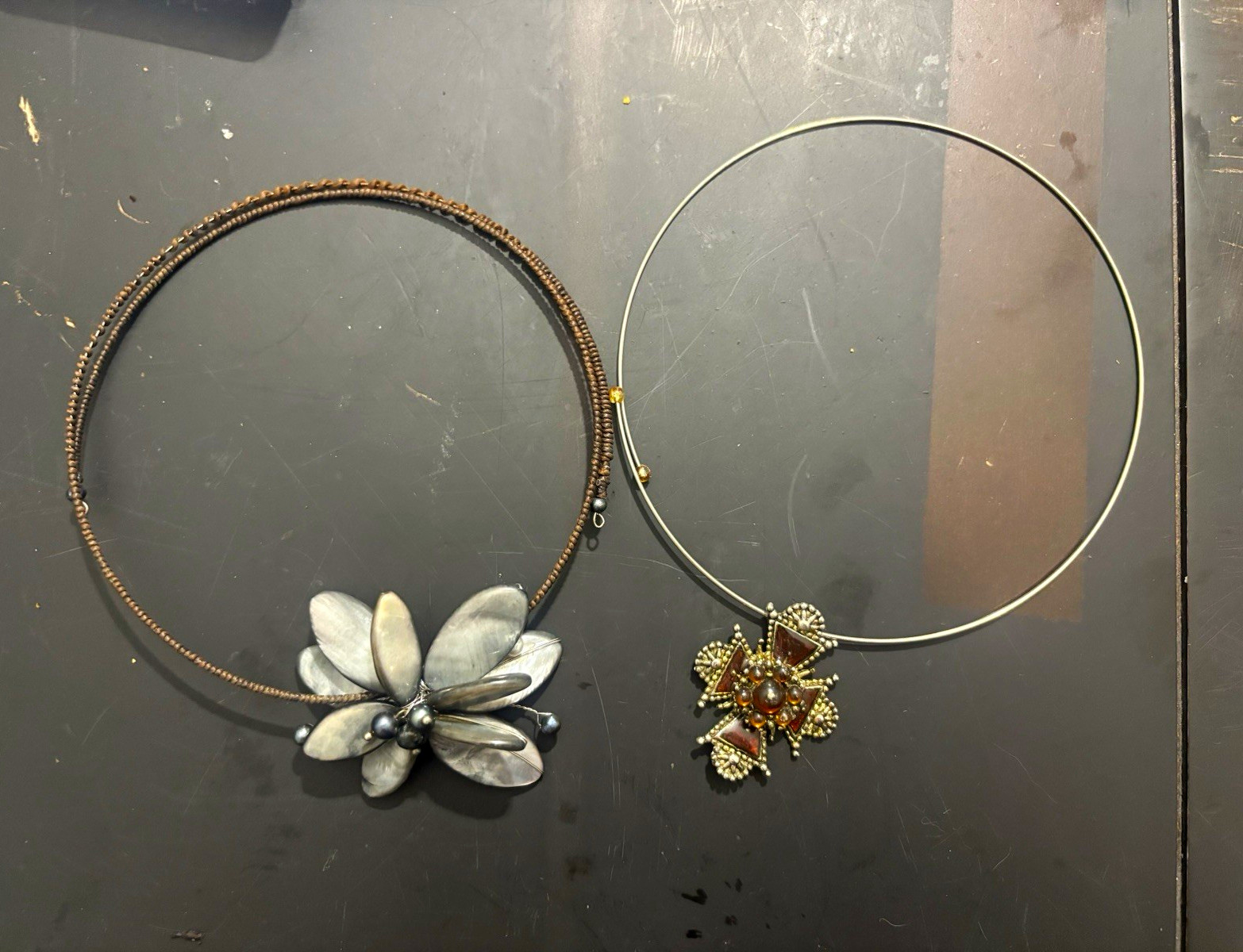 Lot of 2 Wire Choker Necklace Collars Flower Charm Pendant Silver & Gold Tone