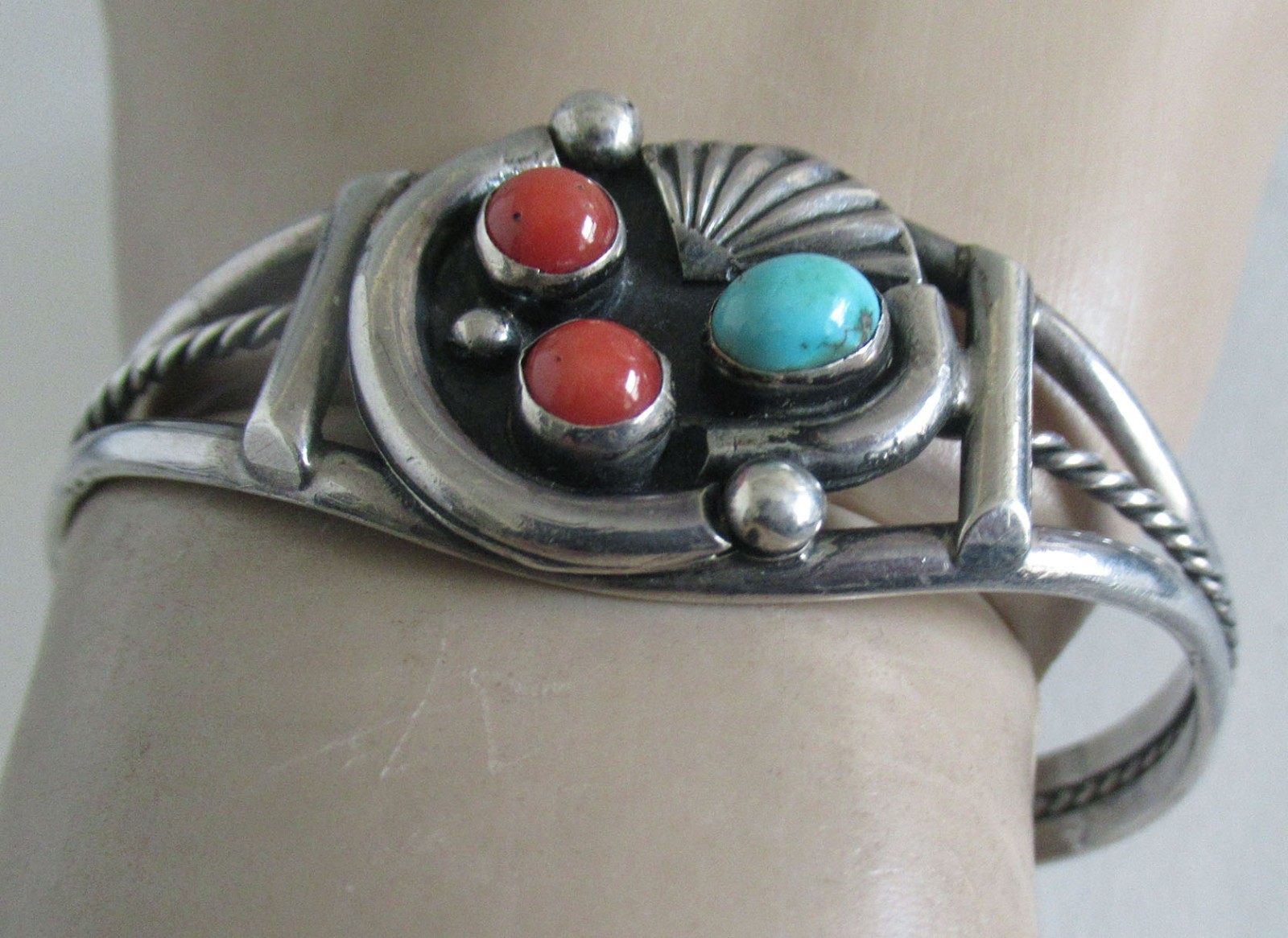ERMA FRANCIS NAVAJO STERLING CUFF BRACELET, 6.50 INCHES WRIST, 1 INCH WIDE, 22 G