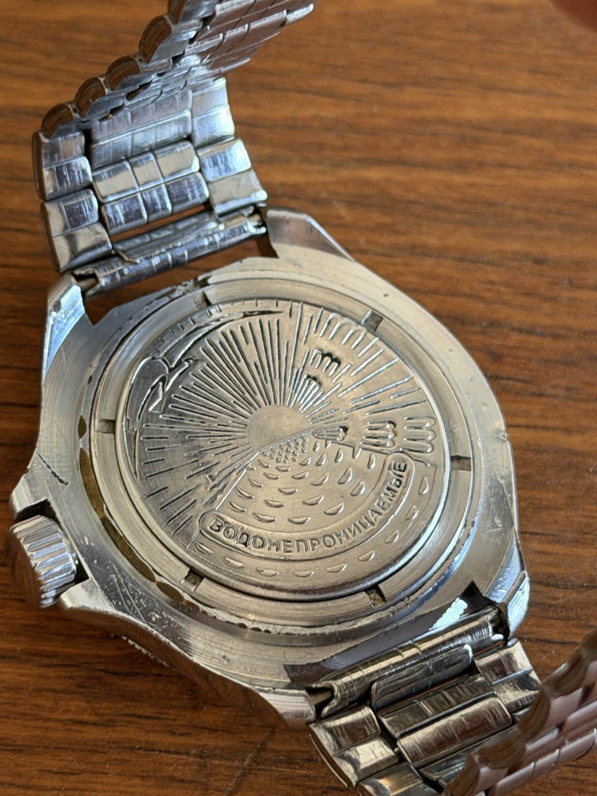 Vintage CCCP Vostok Komandirske Mechanical Military watch fully functional.