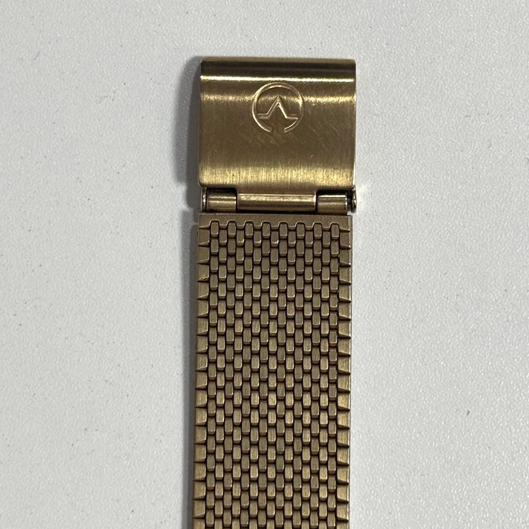 Aureole Quartz Gold Dial Wristwatch