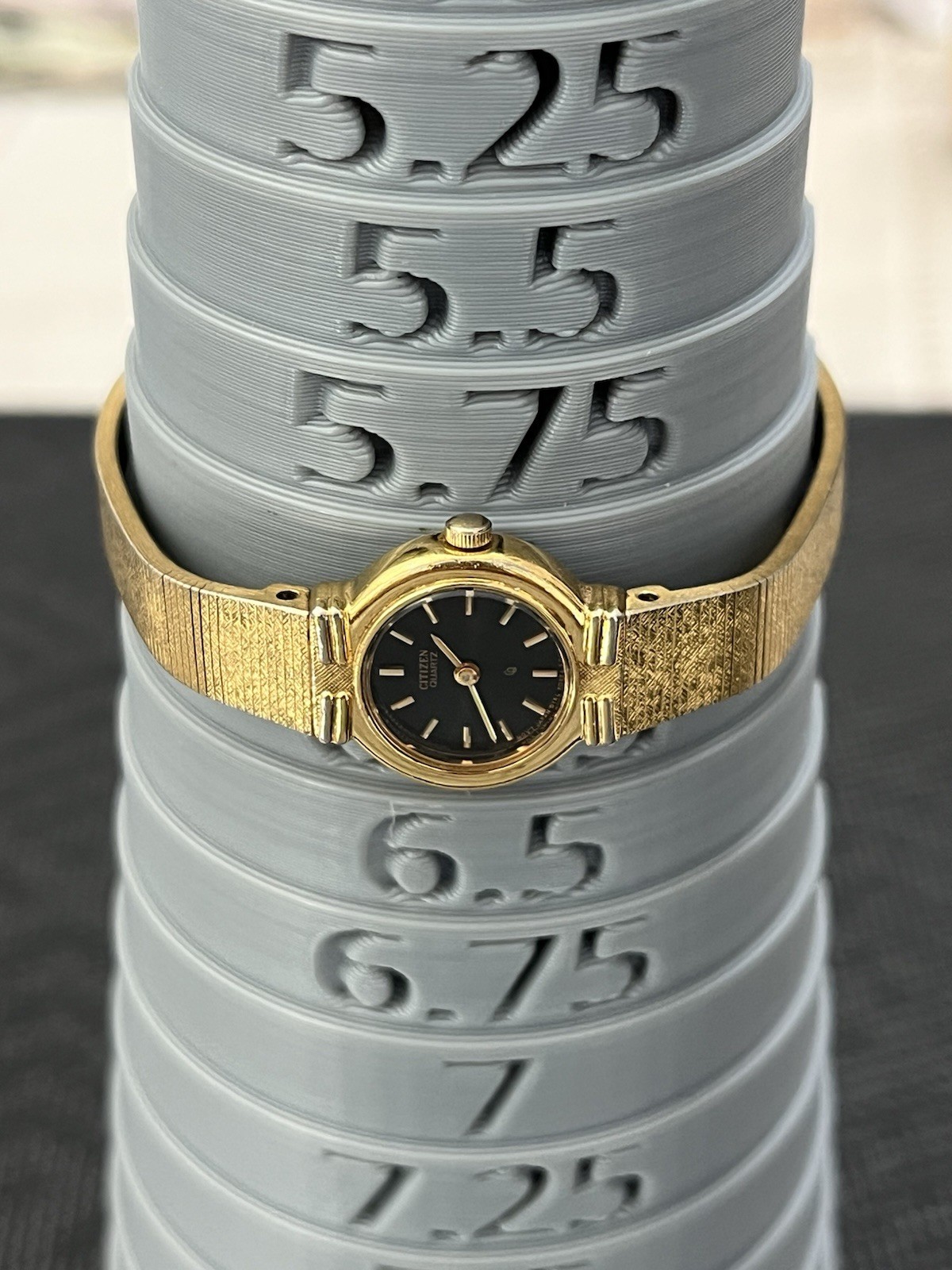 Vintage Citizen Ladies Quartz Watch – Black Dial – October 1986