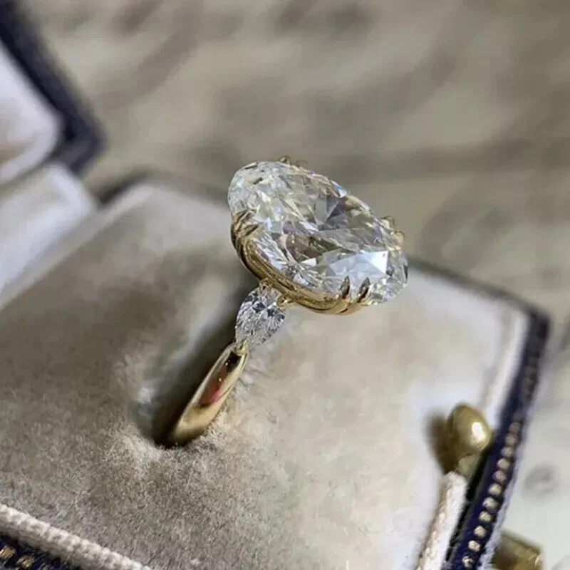 Diamond Certified Oval Cut 2.4 Carat Lab Grown Ring 14k Yellow Gold IGI E F VVS