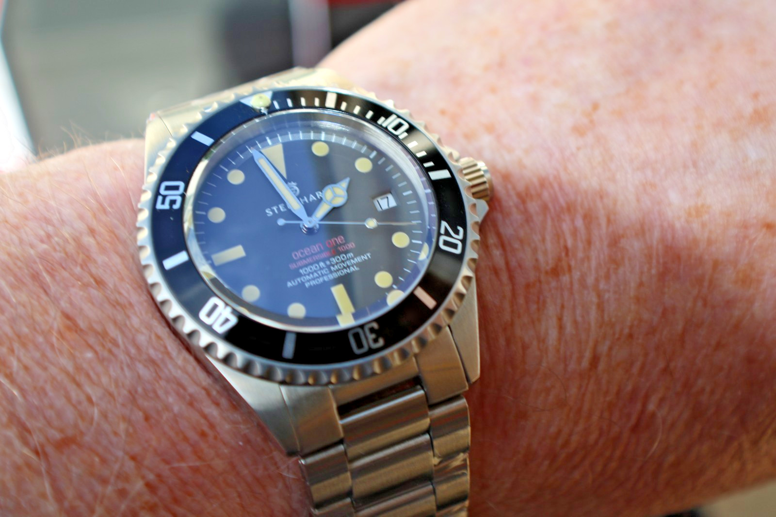 Steinhart Ocean One Premium 42mm. Boxes, Papers, Tags , A1 Condition.NOS