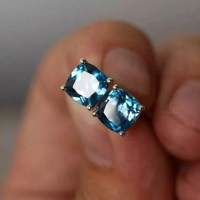 2Ct Cushion Cut London Blue Topaz Women’s Stud Earring 14K White Gold Plated