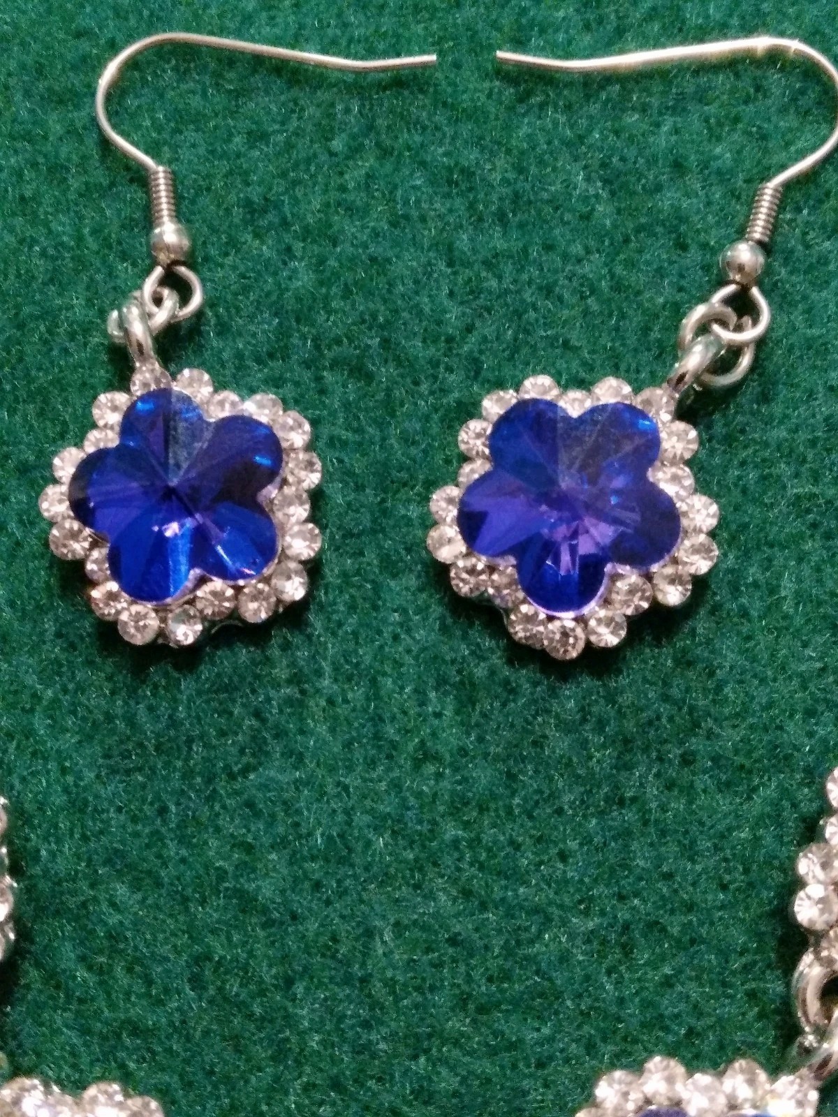 Contemporary Y Deep Blue Purple Rivoli Glass Pave’ Rhinestone Necklace Set