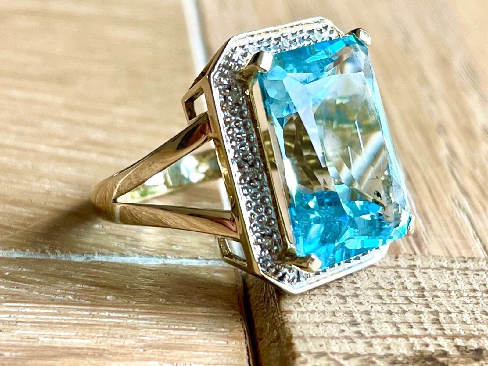 RING with natural DIAMONDS & BLUE TOPAZ 585 / 14K GOLD