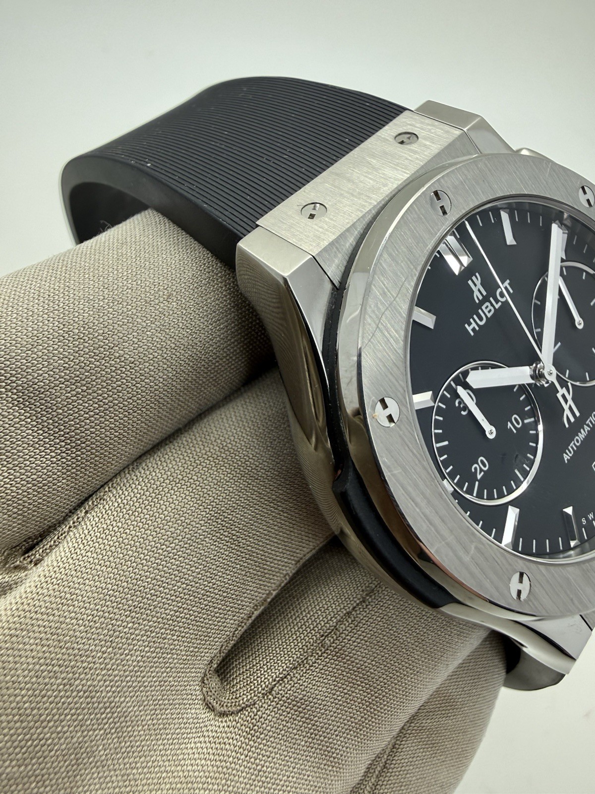 Hublot Classic Fusion Chronograph Auto Titanium Rubber Watch 521.NX.1171.RX B+P
