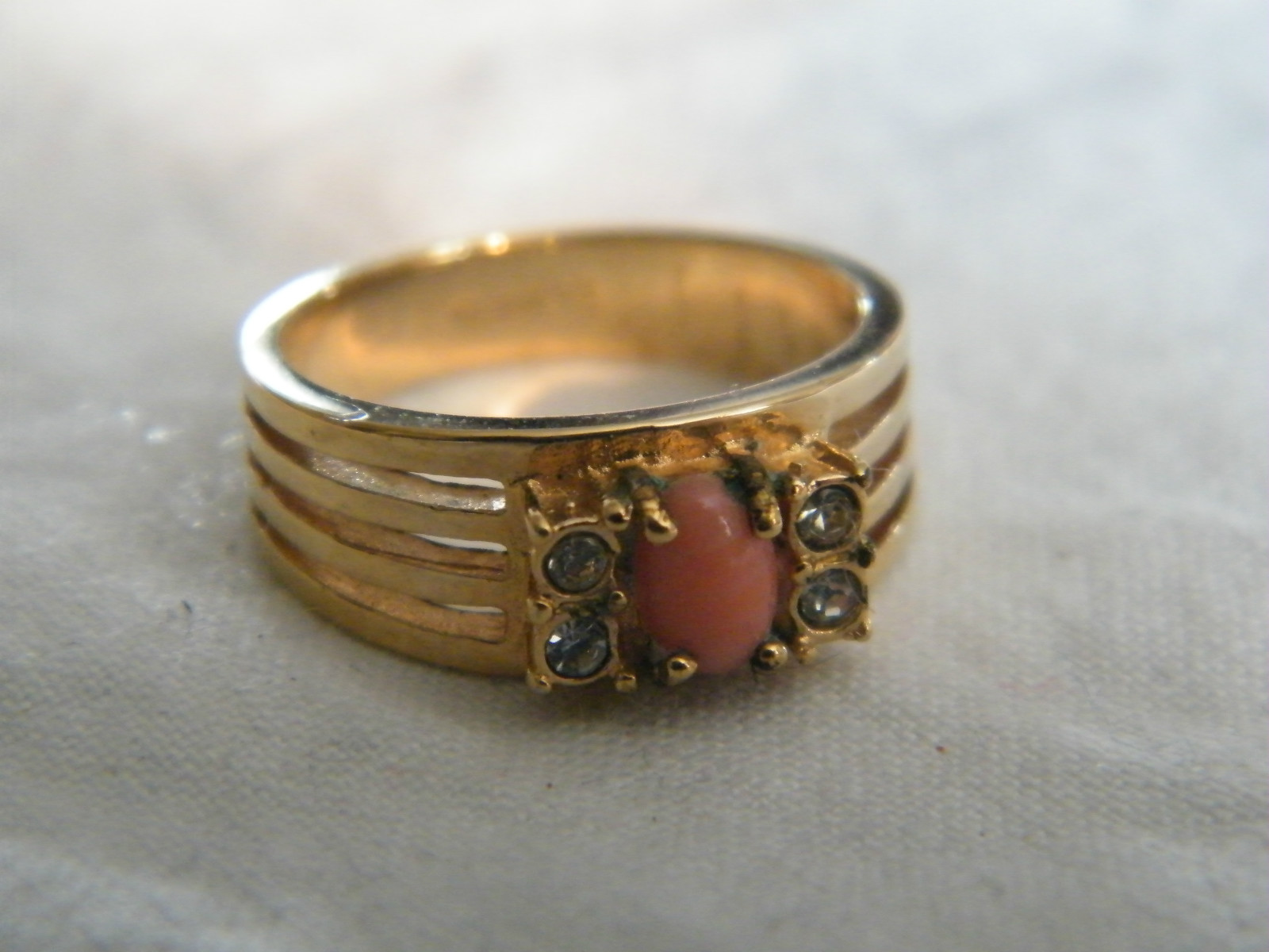 Beautiful Gold Tone Cocktail Ring Signed AVON Rhinstones Cabachon Sz 6 3/4 NICE